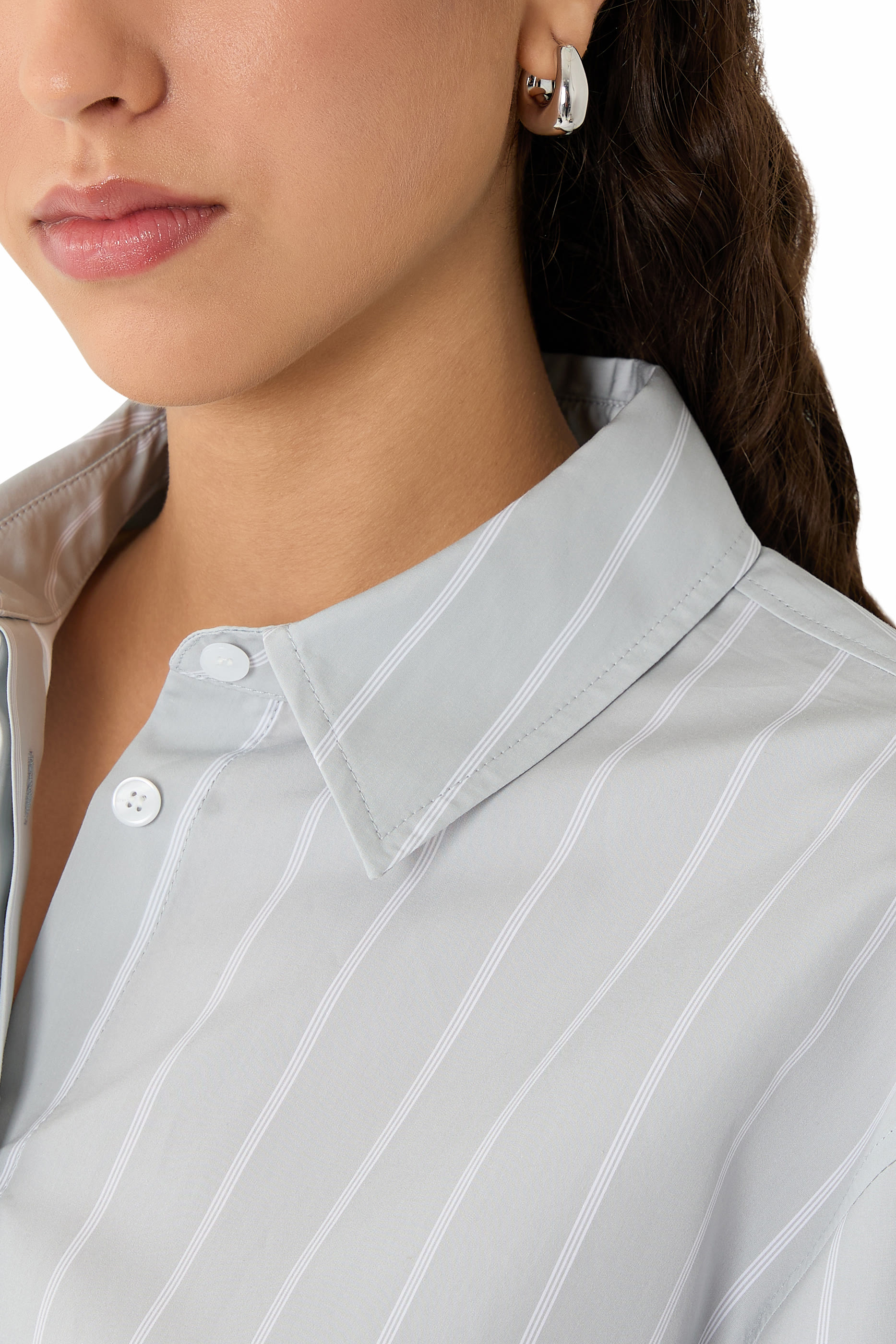 أقراط دائرية صغيرة تشابي بتصميم منحوت صغيرة