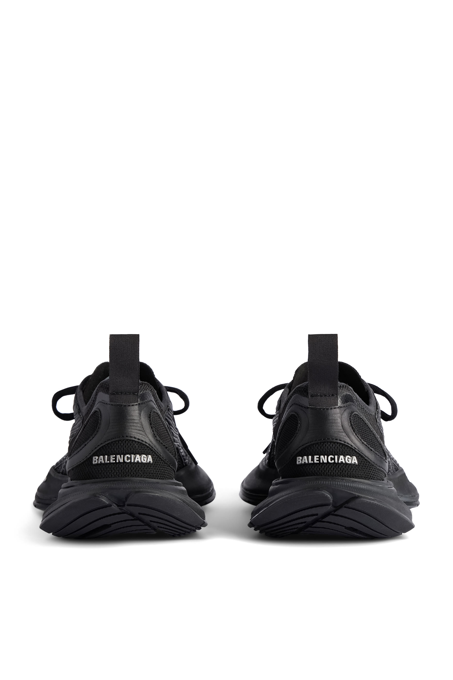 سنيكرز سيركت