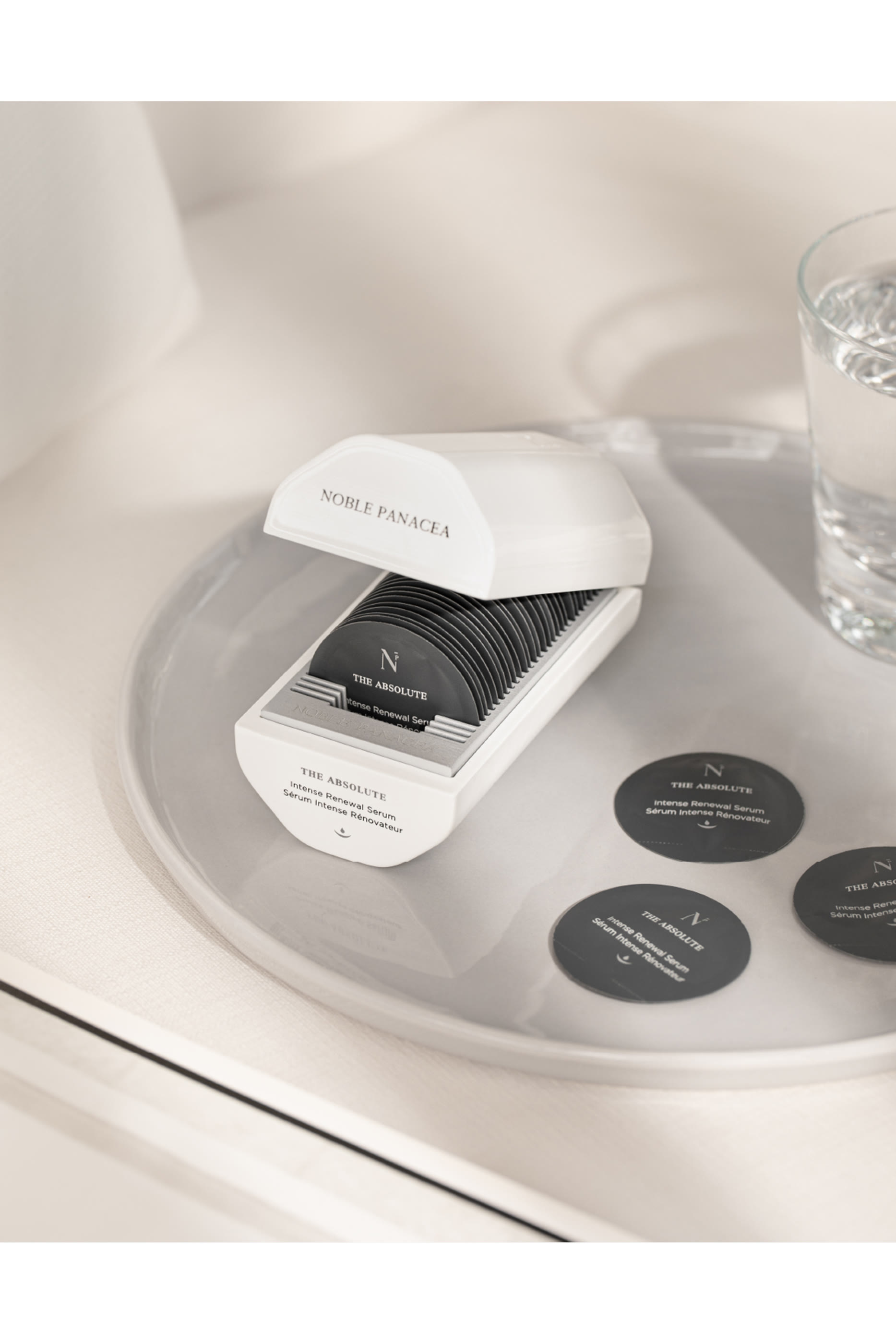 سيروم مركز أبسولوت لتجديد البشرة