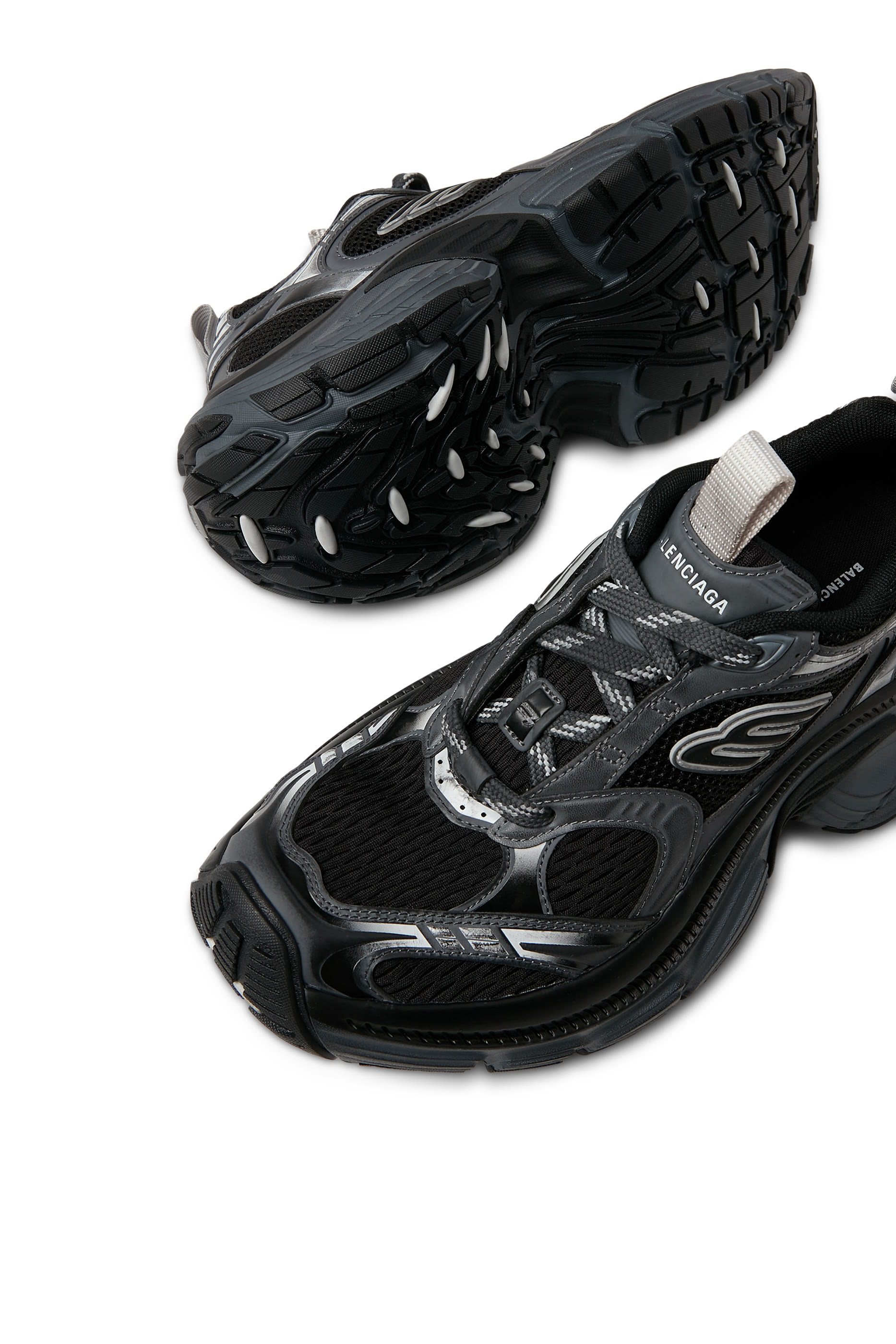 سنيكرز 6 إكس إل