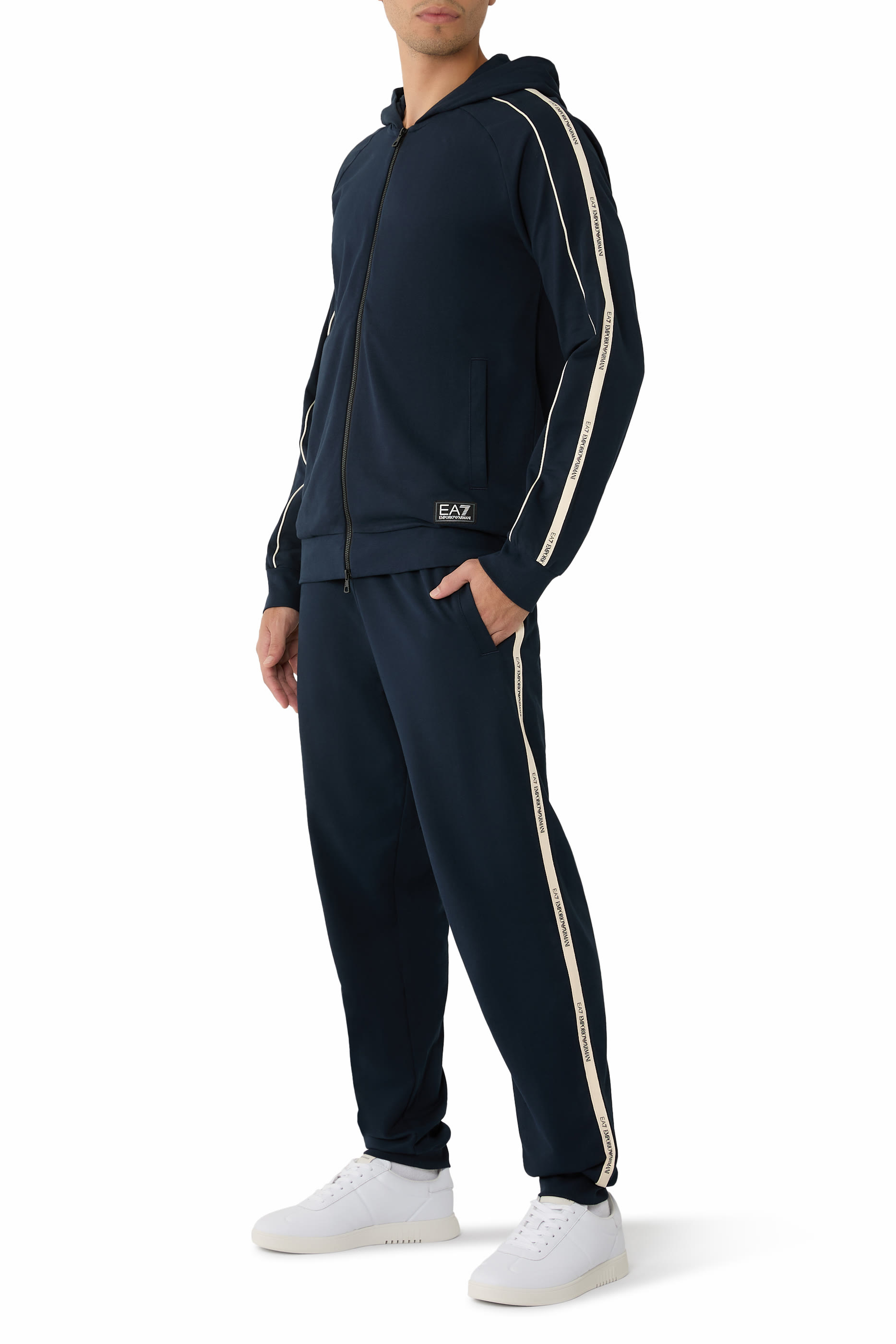 بنطال بشريط شعار الماركة