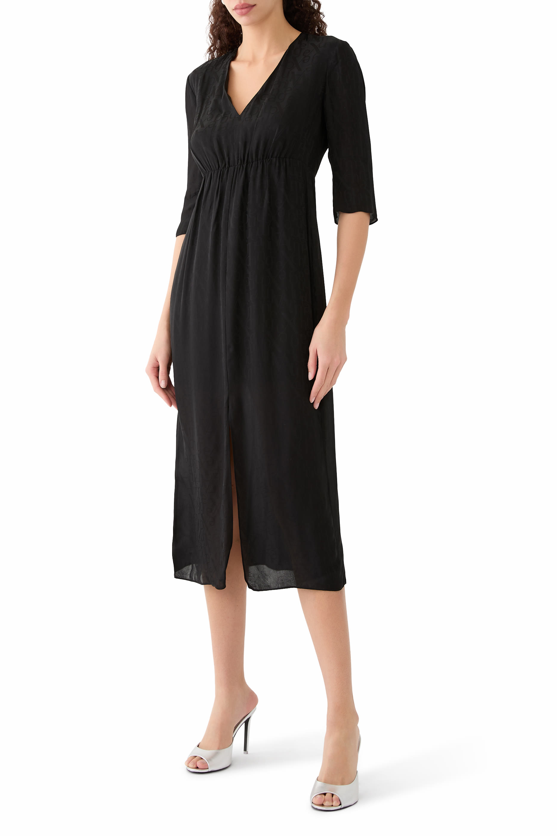 فستان ميلانو بياقة على شكل حرف V