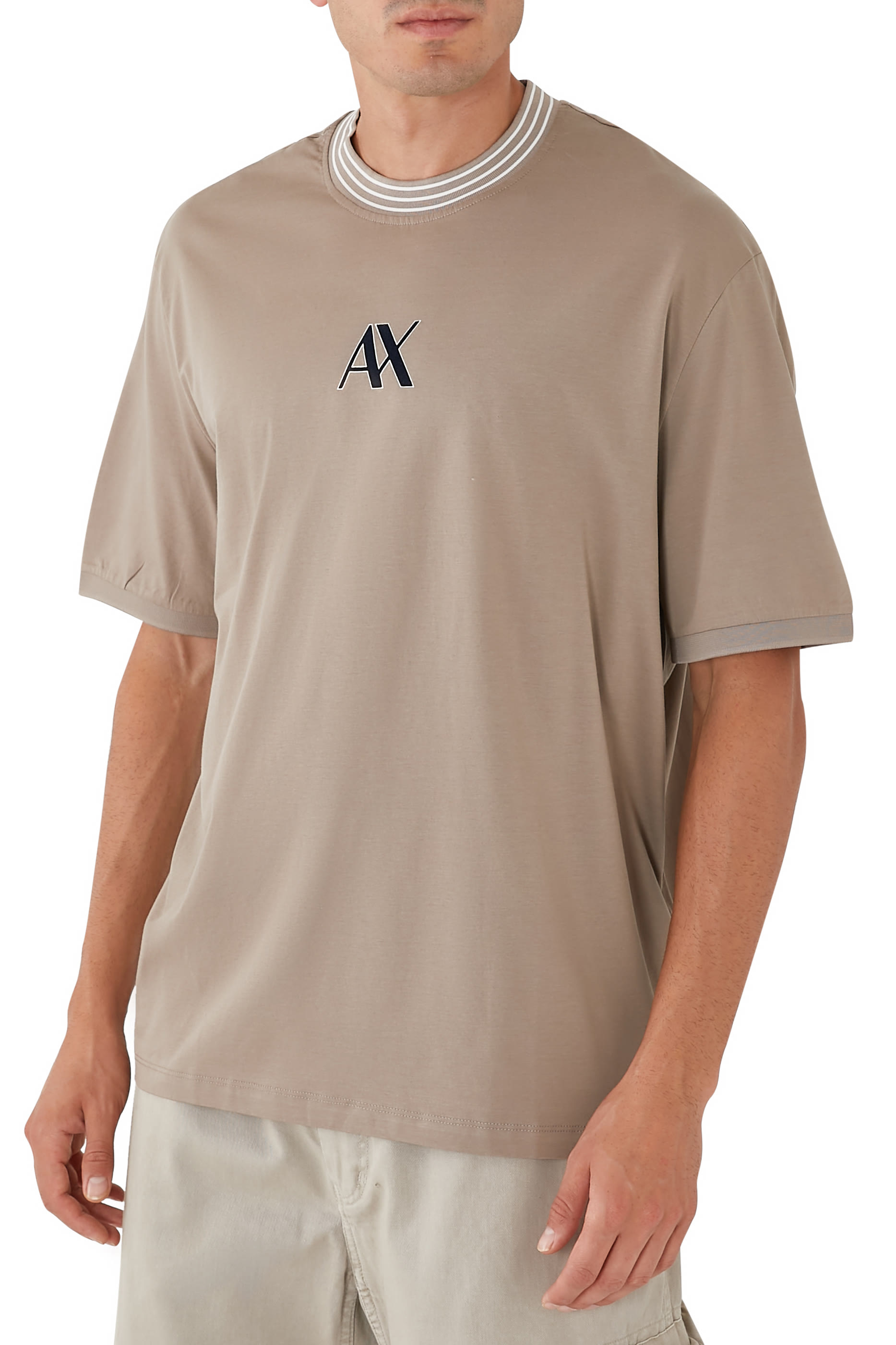 تيشيرت ذا جمنازيوم بياقة ضيقة