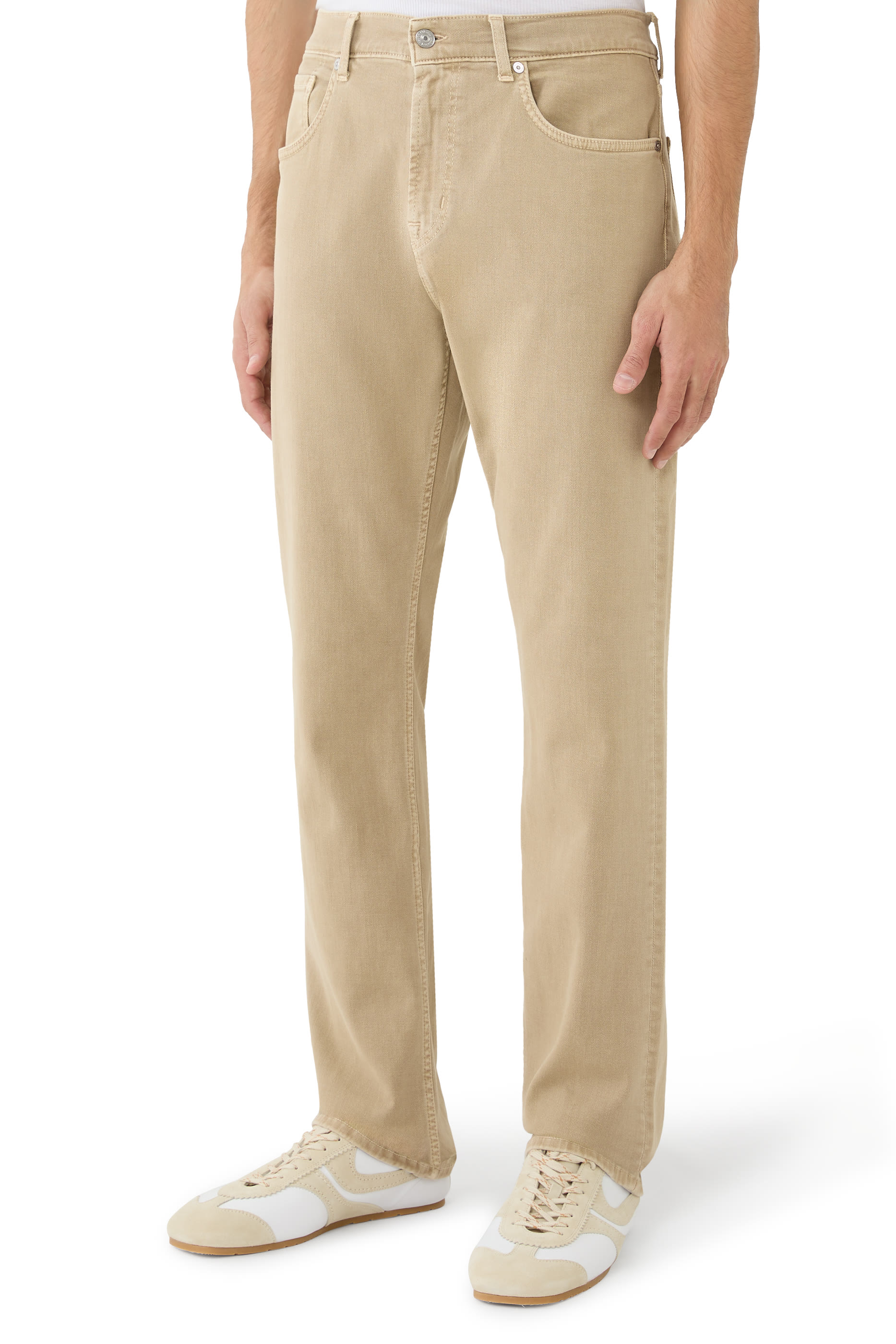 بنطال جينز بقصة ساق مستقيمة