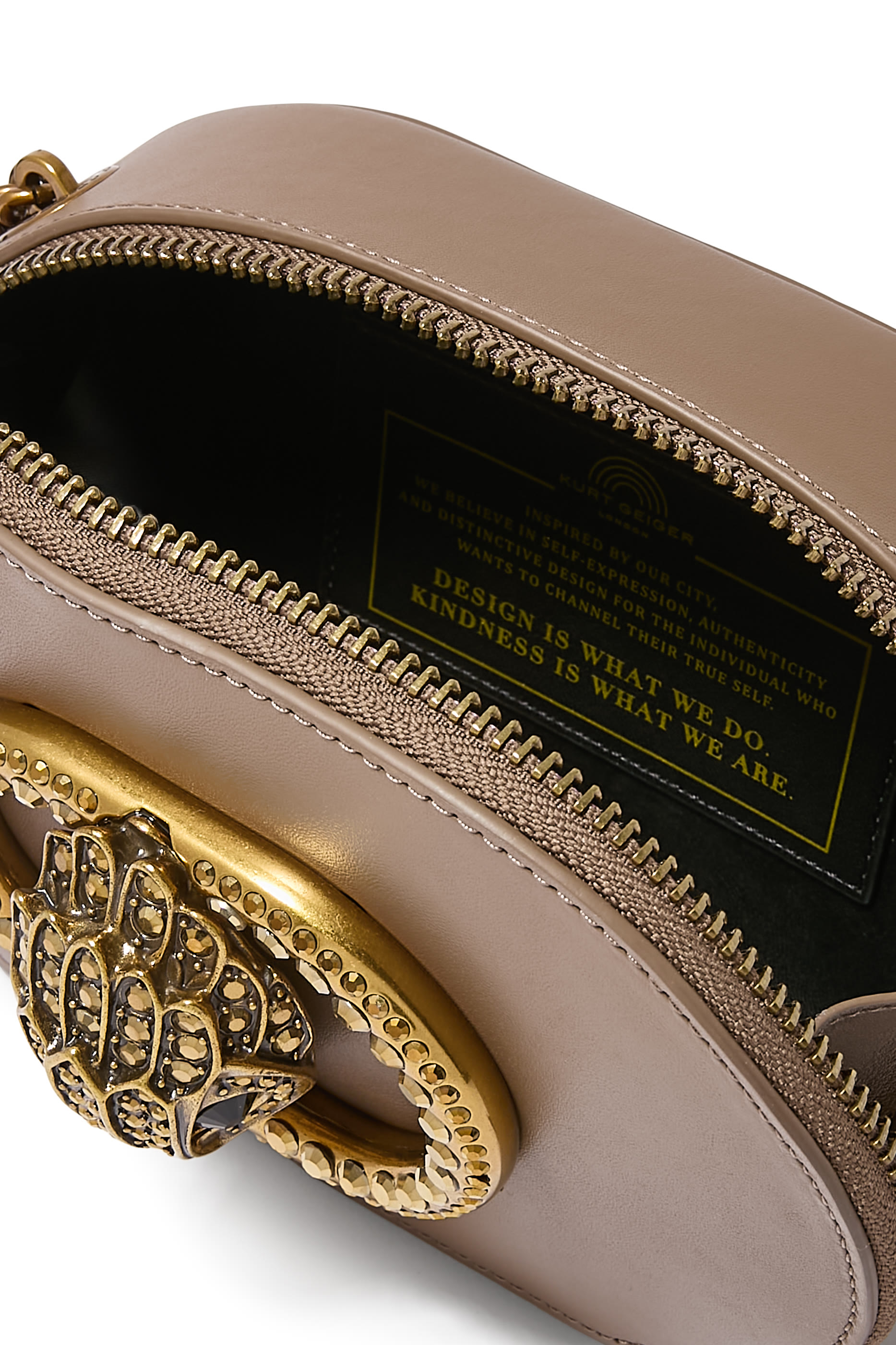 حقيبة كاميرا تشيلسي صغيرة