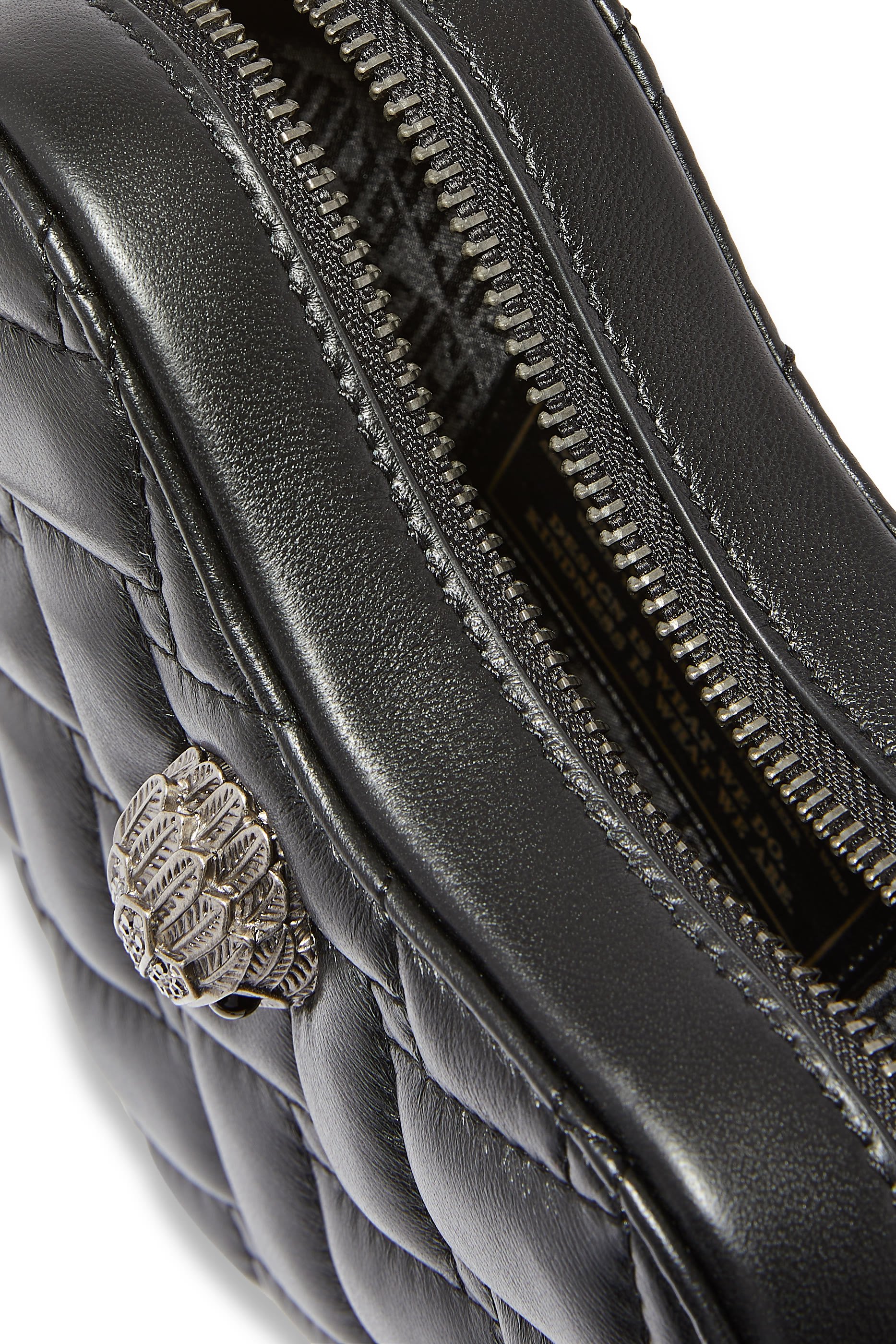 حقيبة كروس بودي كنسينغتون بتصميم قلب