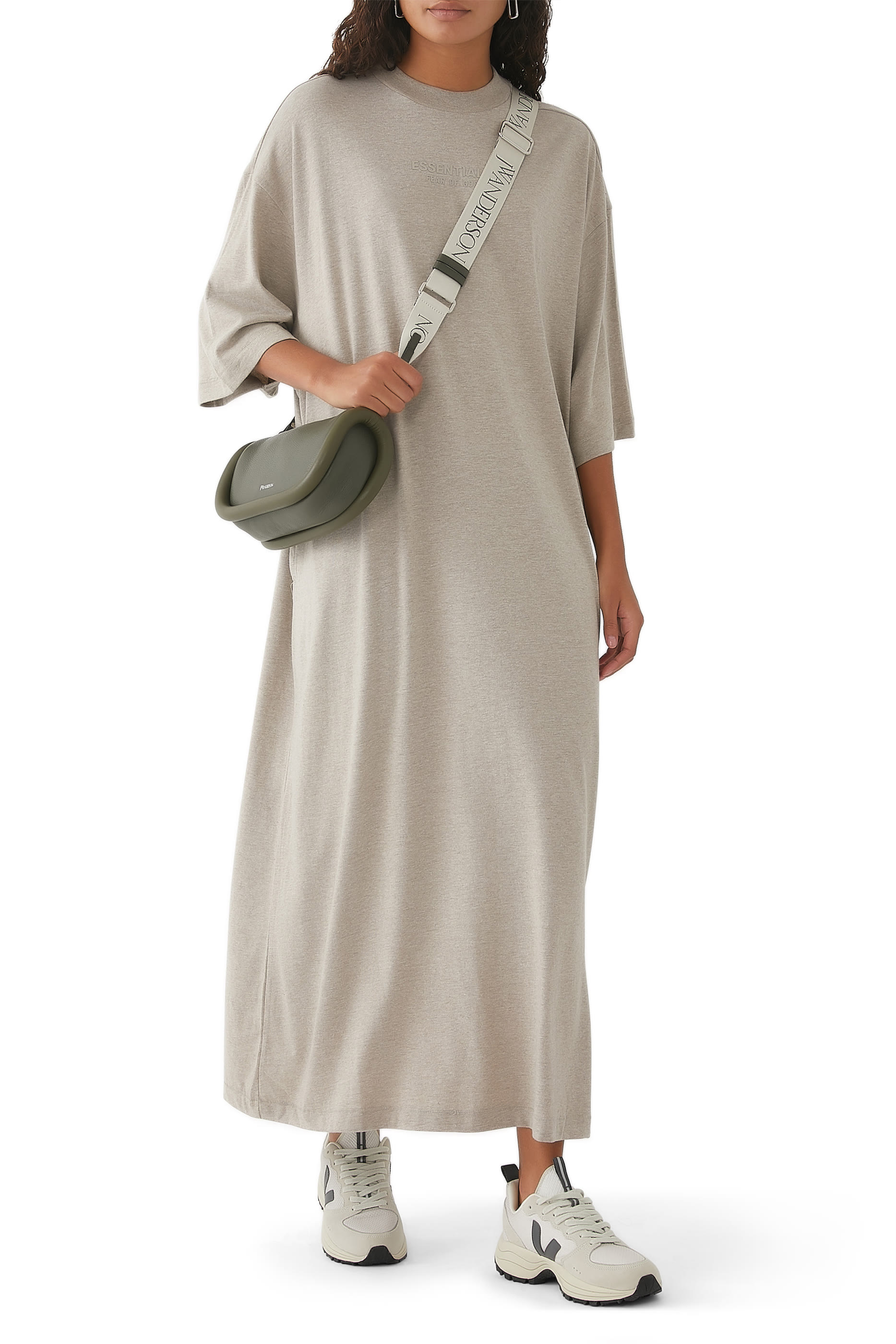 فستان إسنشالز بأكمام بطول ثلاثة أرباع 