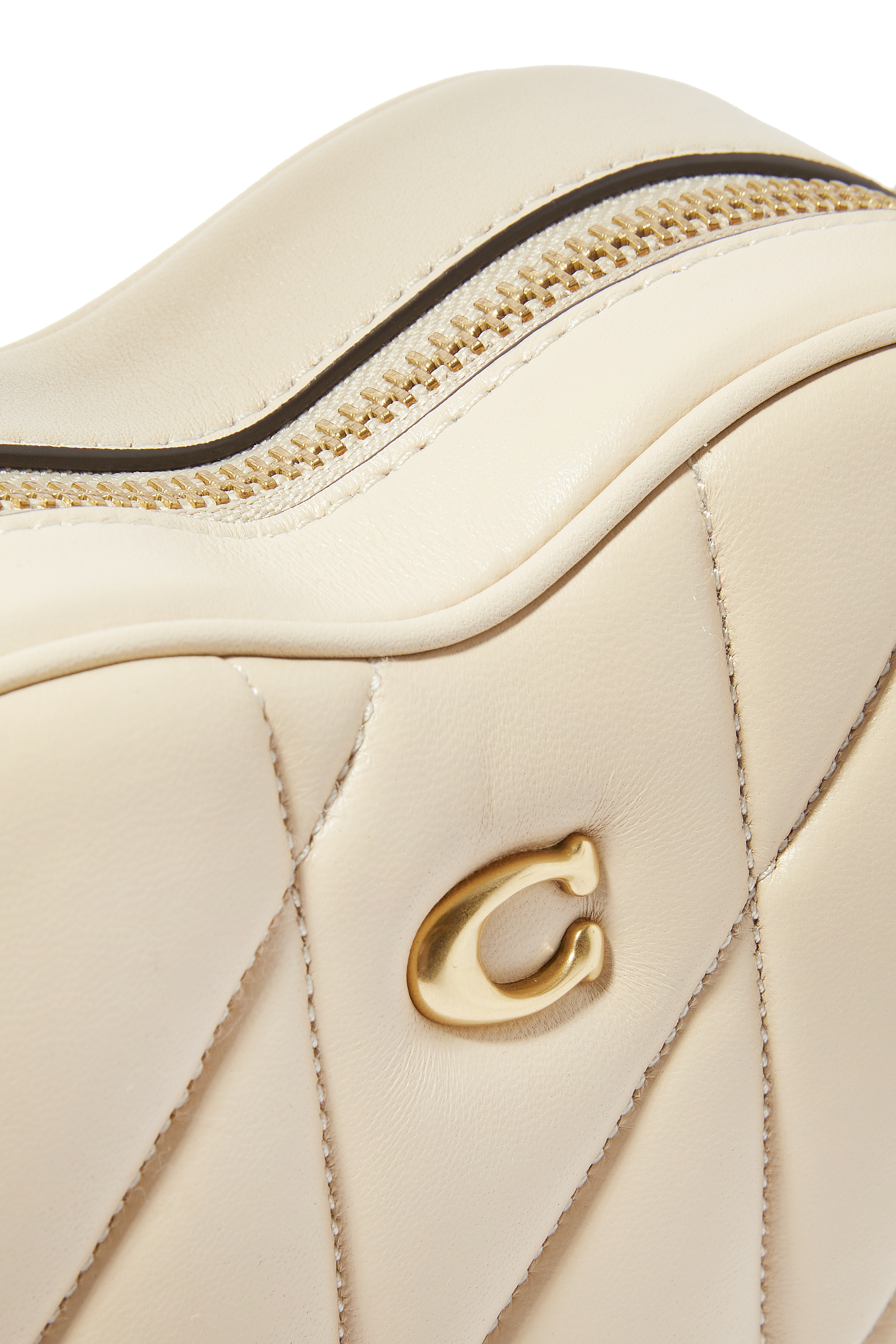 حقيبة كروس صغيرة بتصميم قلب