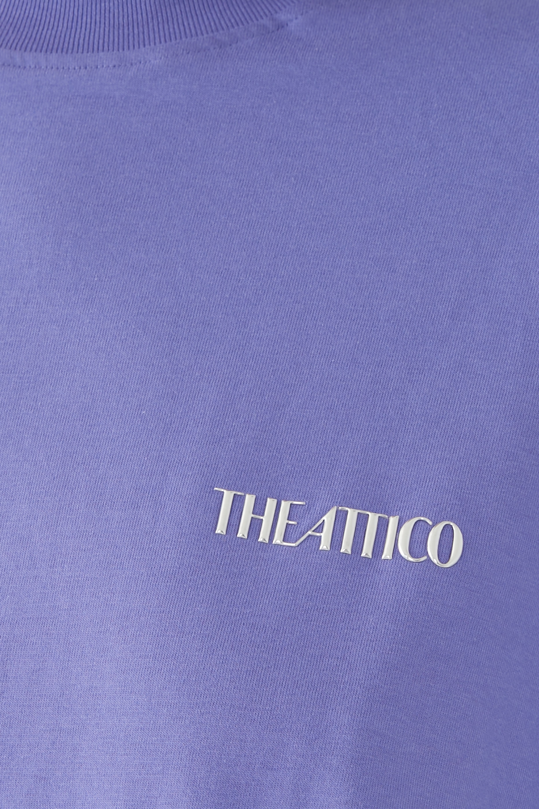 تيشيرت كيلي بأكتاف مبطنة