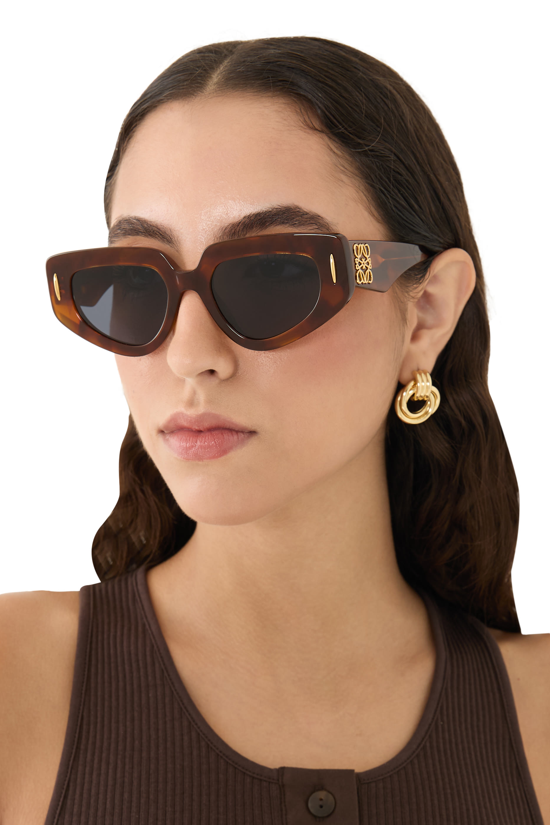 نظارة شمسية بتصميم عين القطة