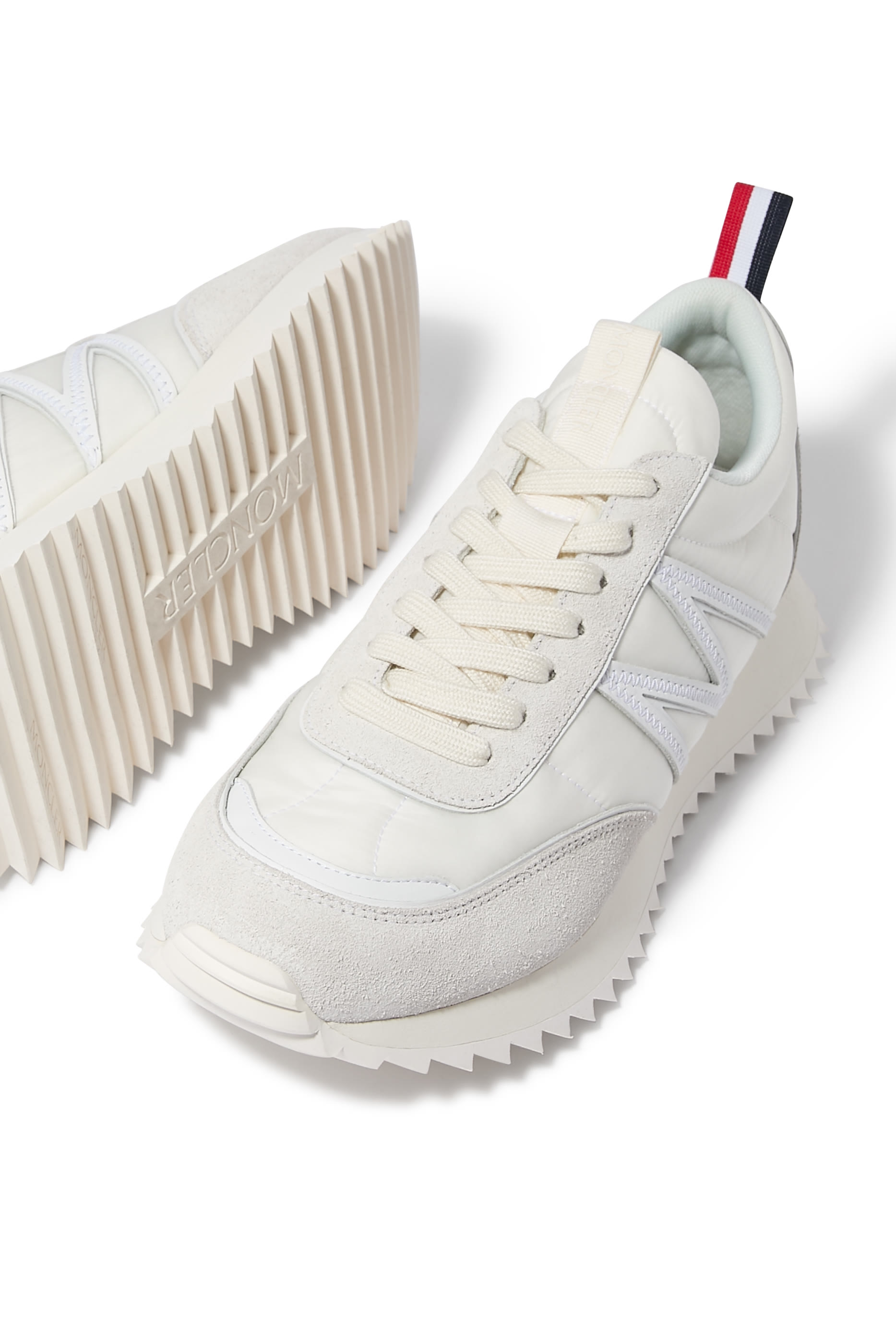 سنيكرز باسي بكاحل منخفض