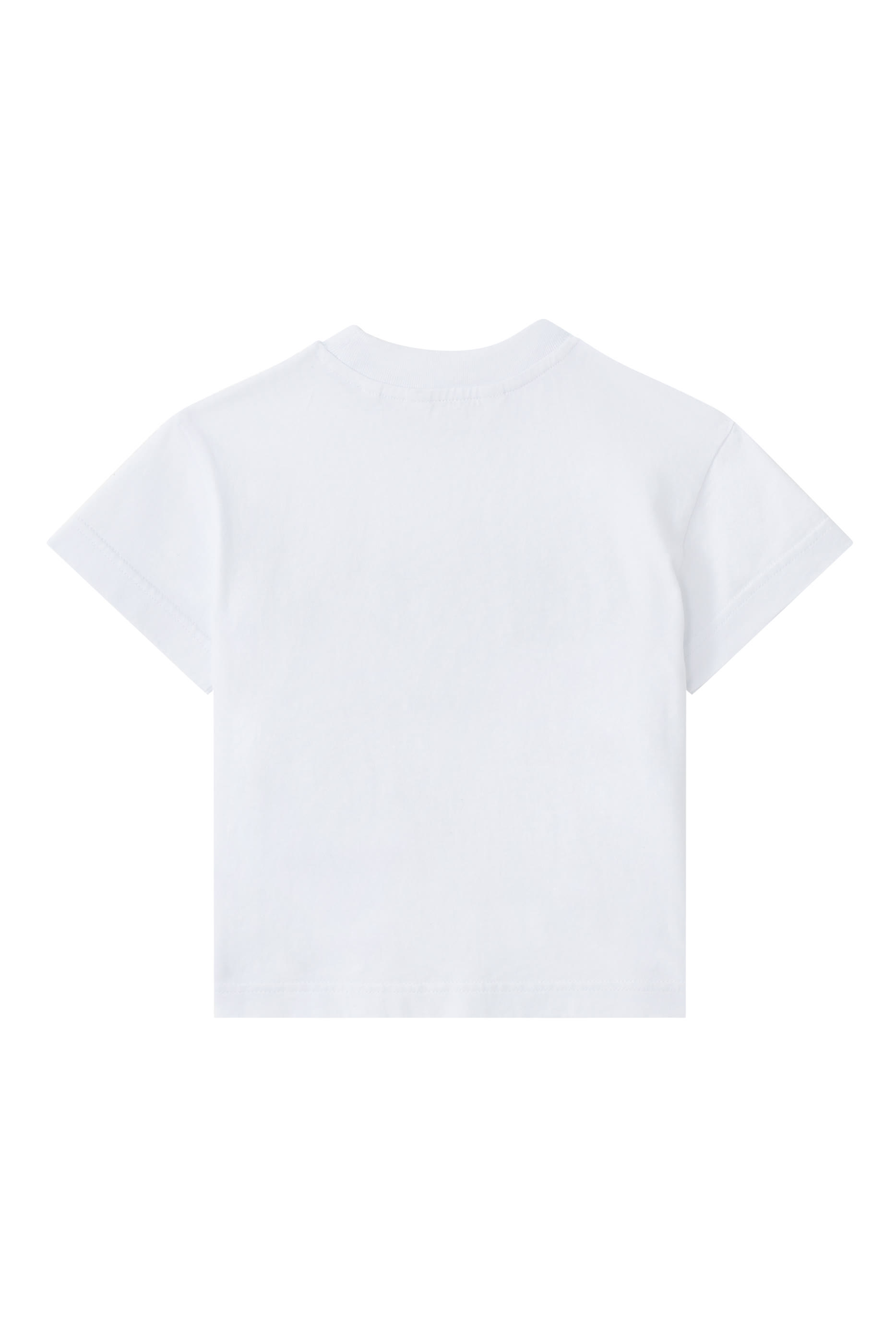 تيشيرت بطبعات قرش وشعار الماركة