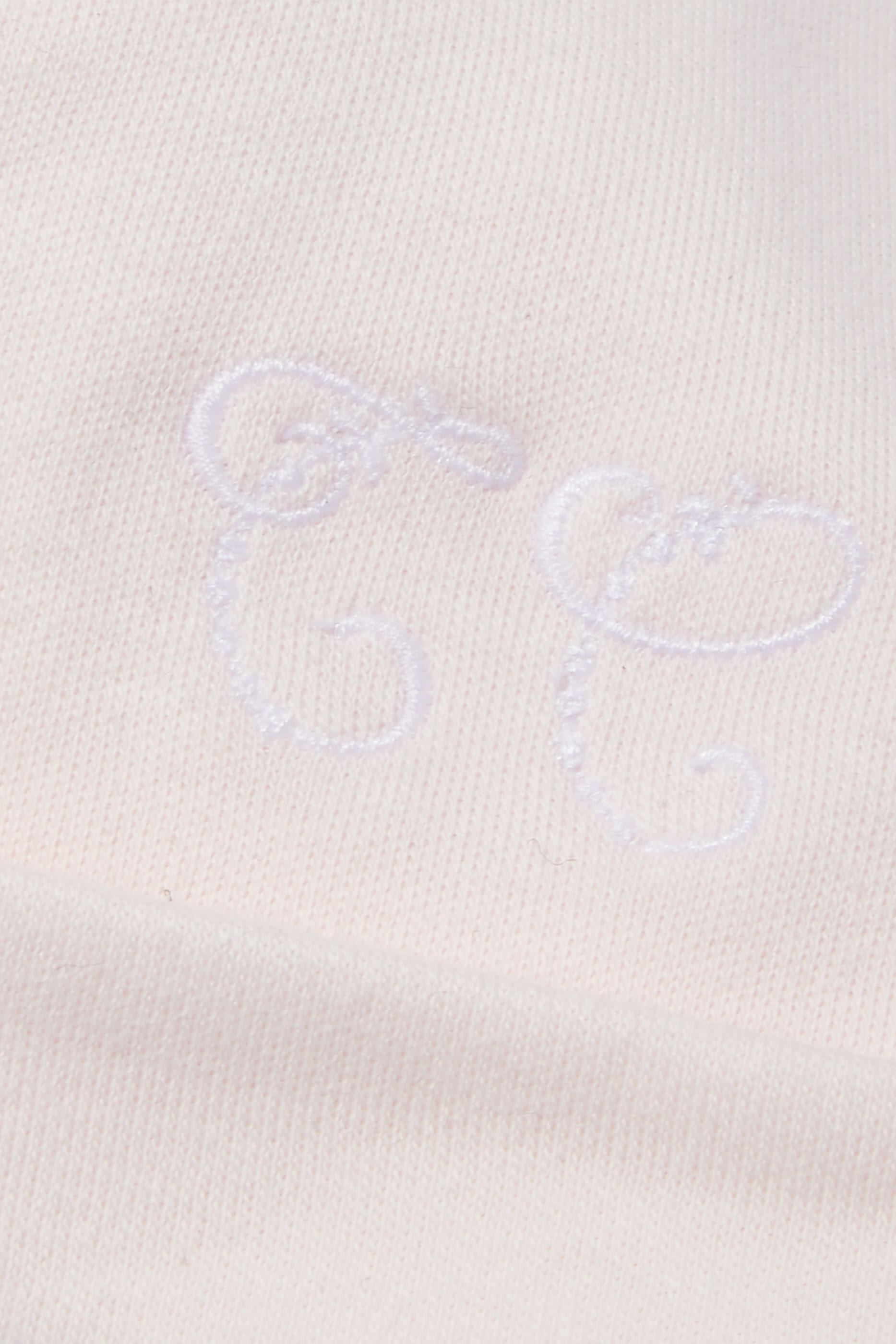 قبعة مطرزة بشعار الماركة