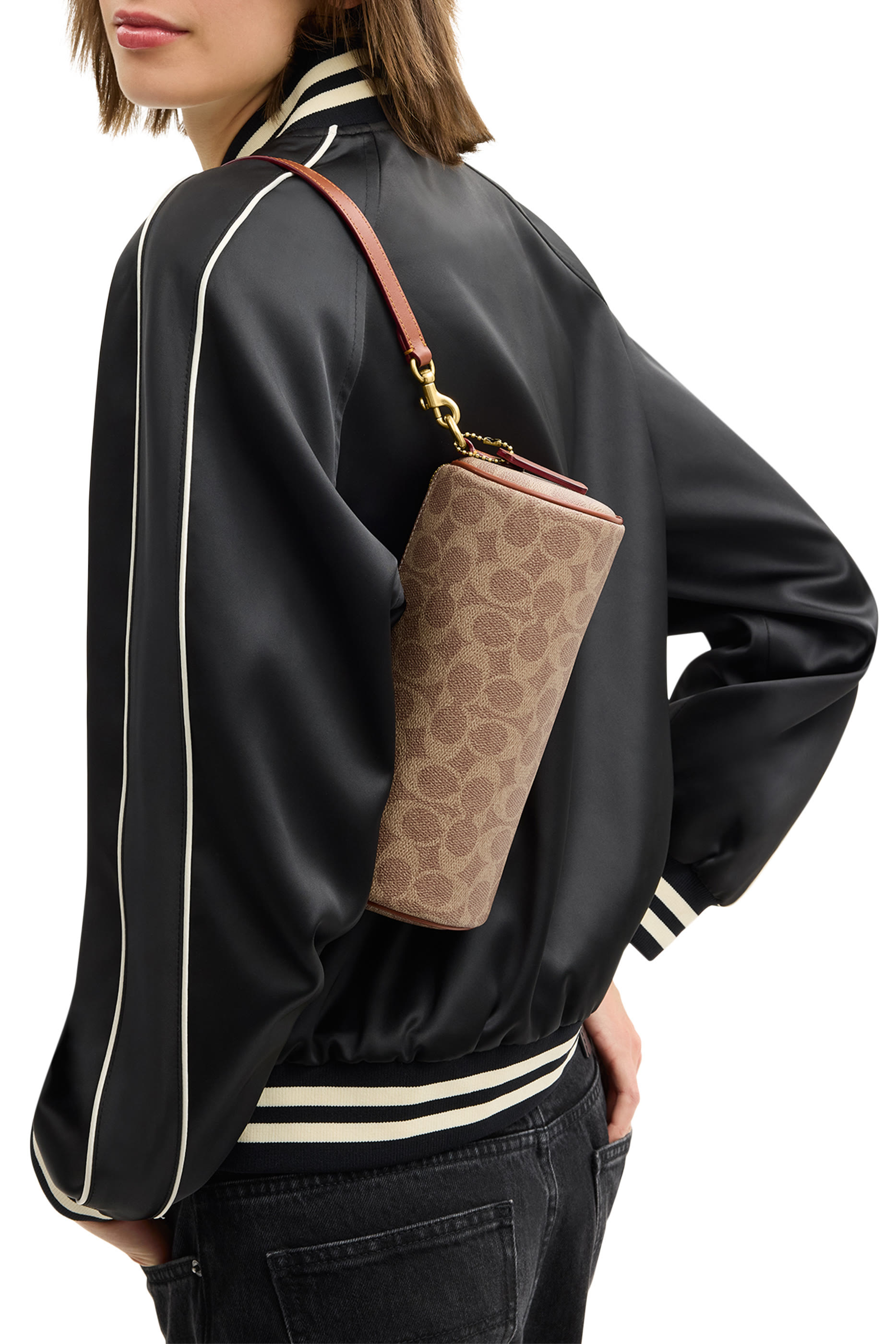 حقيبة بتصميم أسطواني