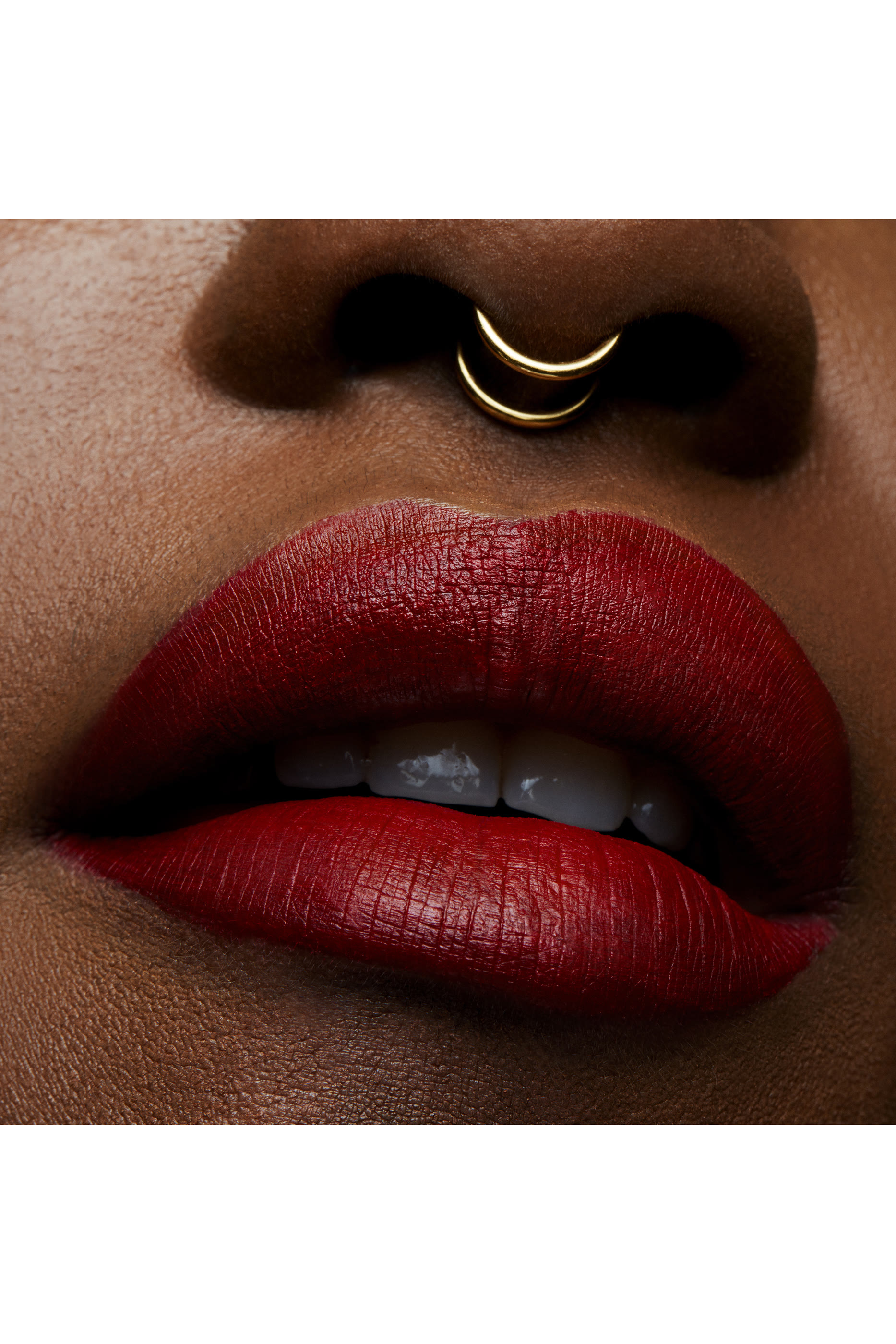 أحمر شفاه ريترو سائل غير لامع