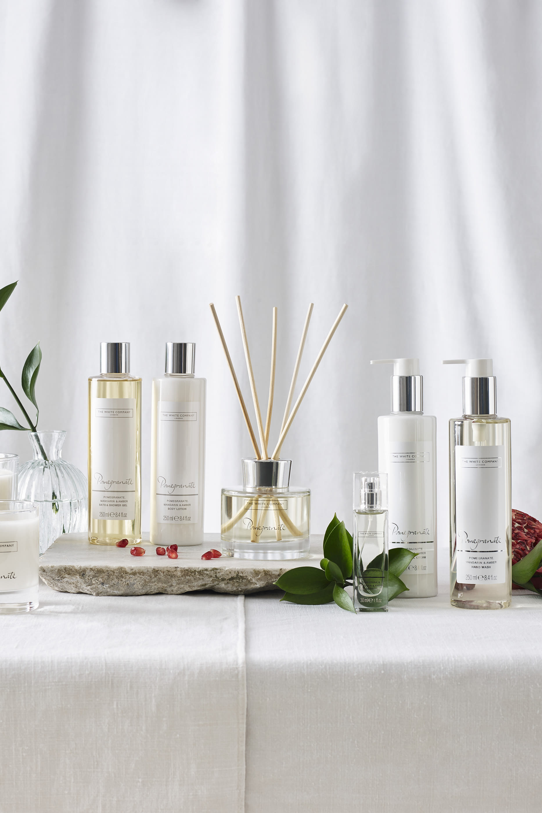 مجموعة هدايا بومغرانيت لليدين والأظافر