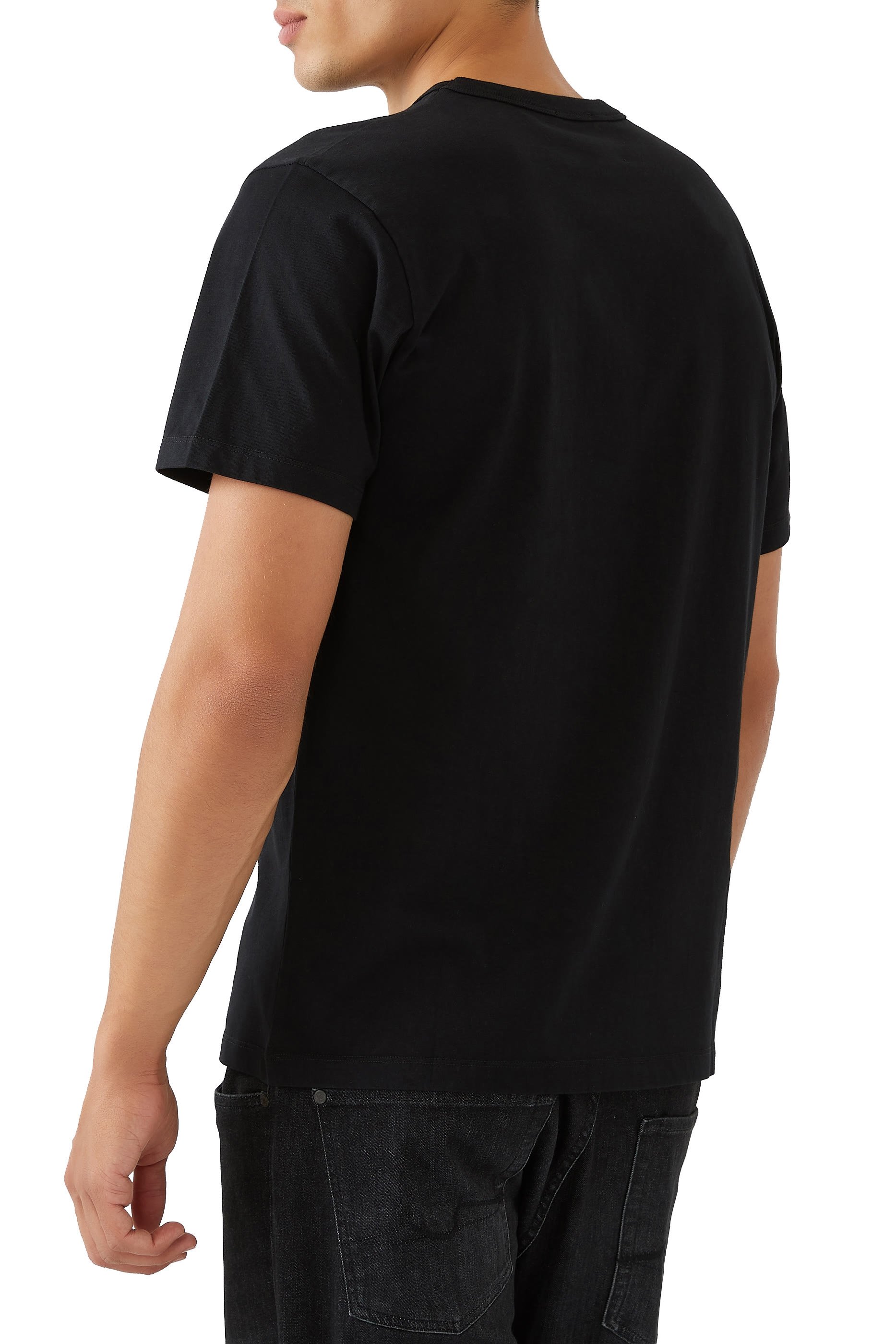 تيشيرت كلاسيكي بشعار الماركة