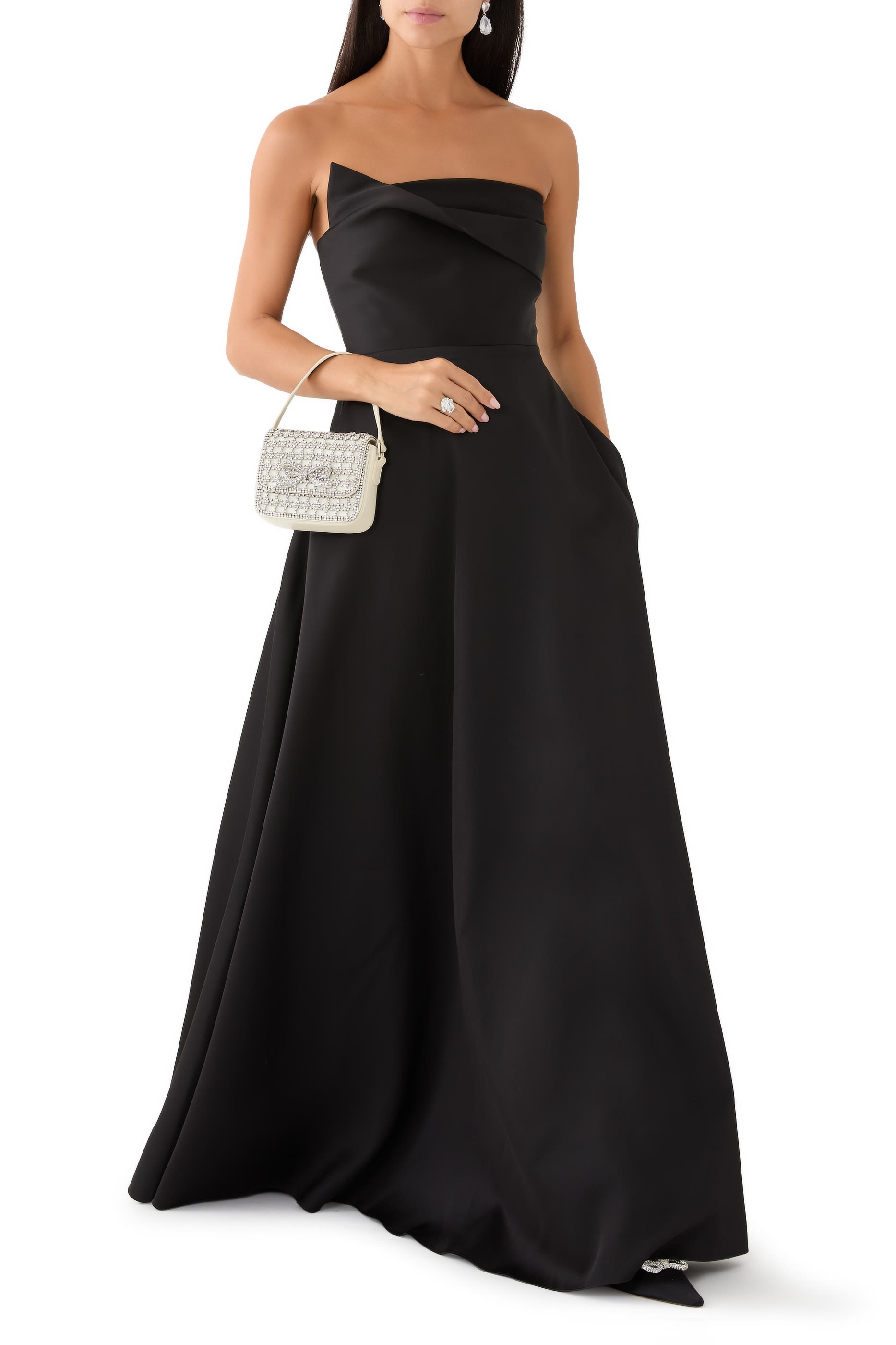 فستان سهرة بلا حمالات تفتا