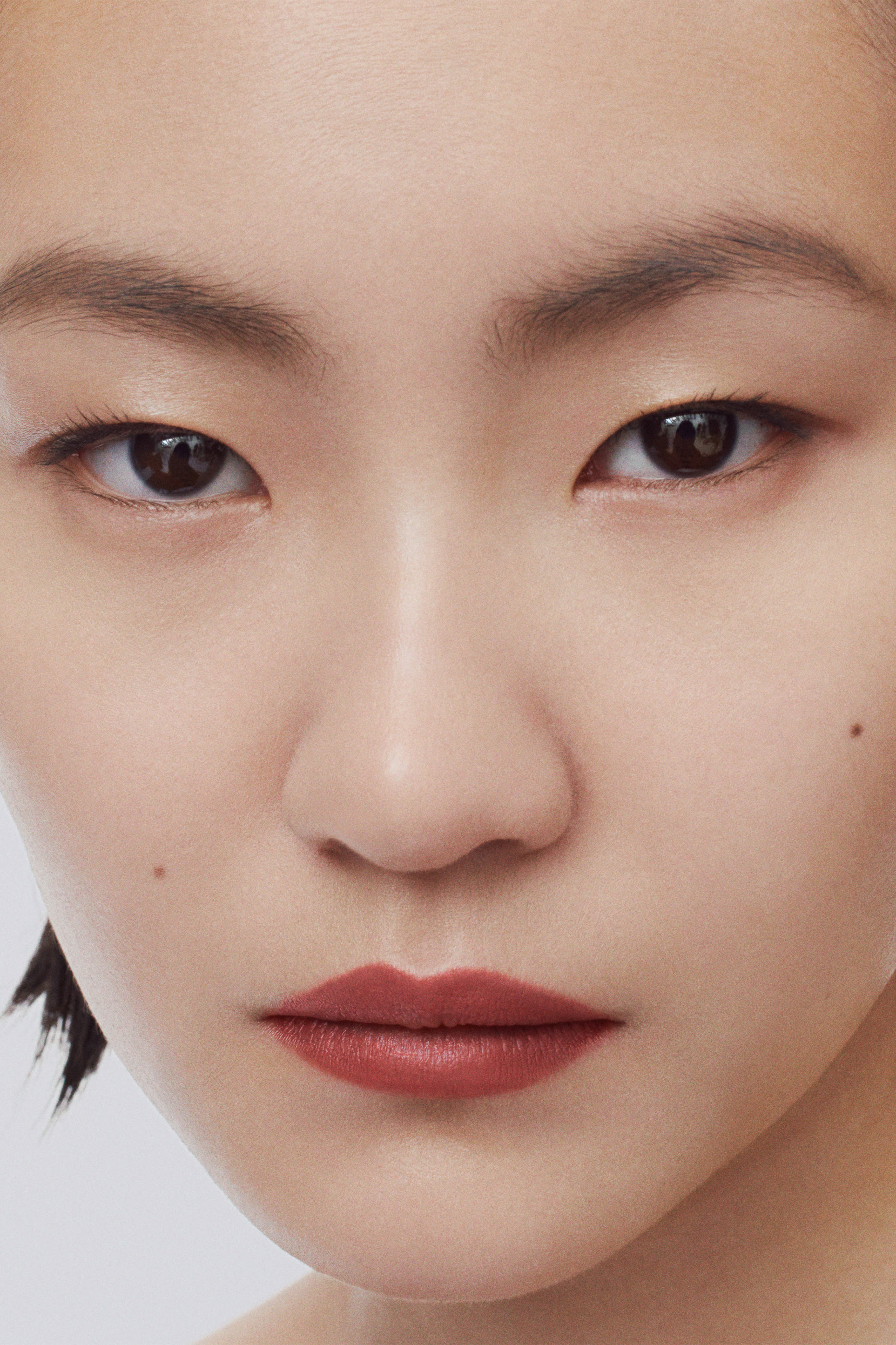 أحمر شفاه غير لامع