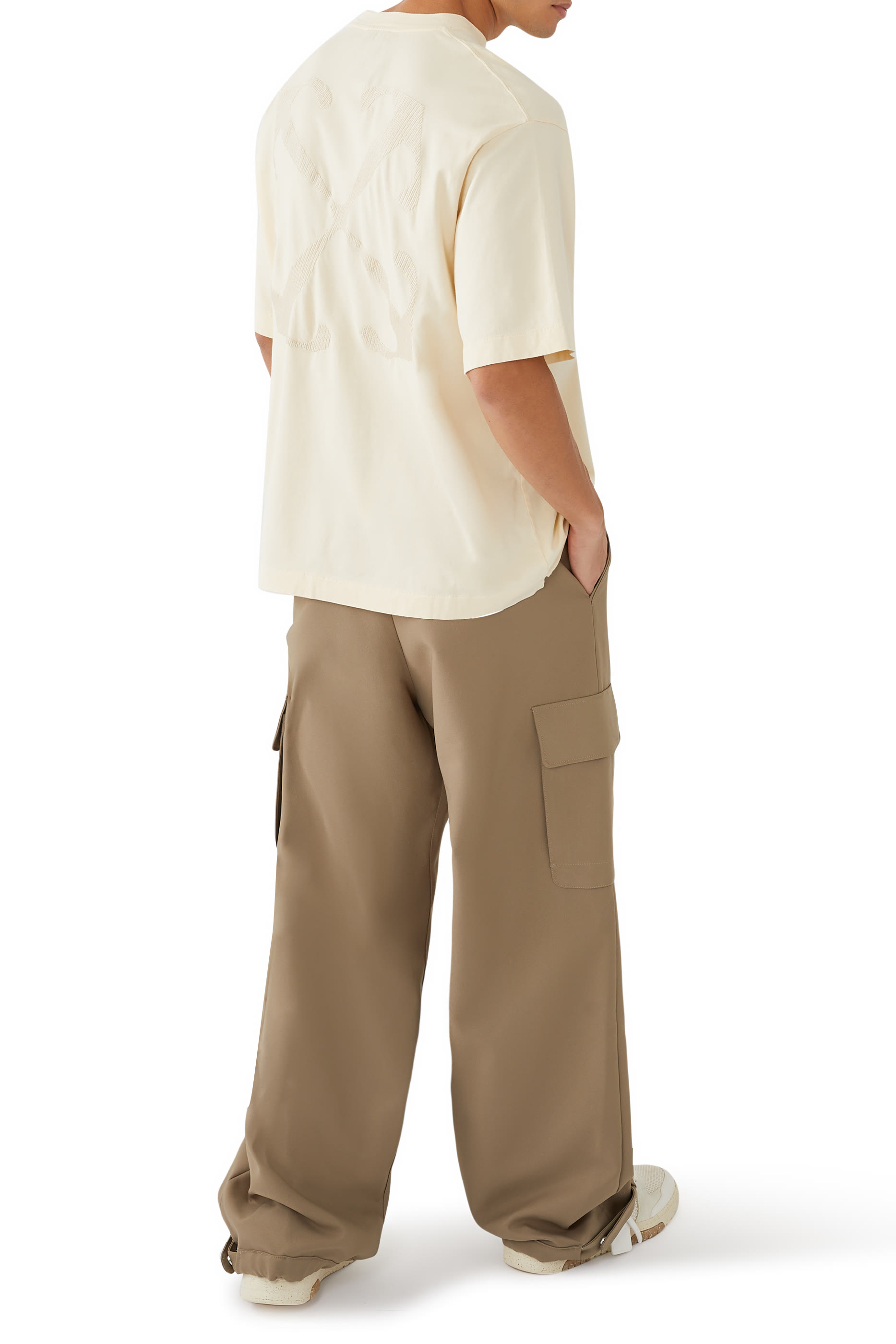 تيشيرت سكيت بشعار الأسهم