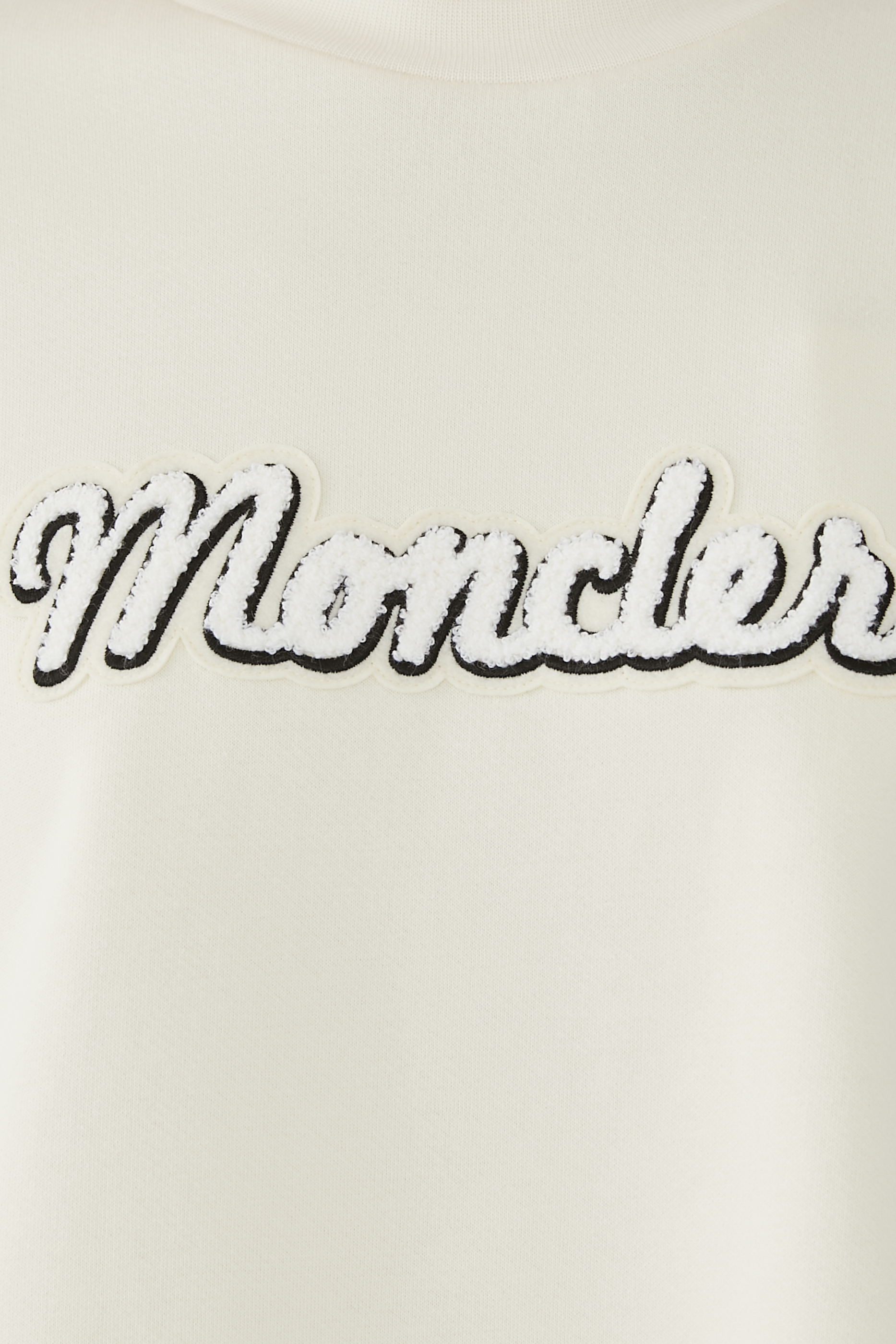 سويت شيرت مطرز بشعار الماركة