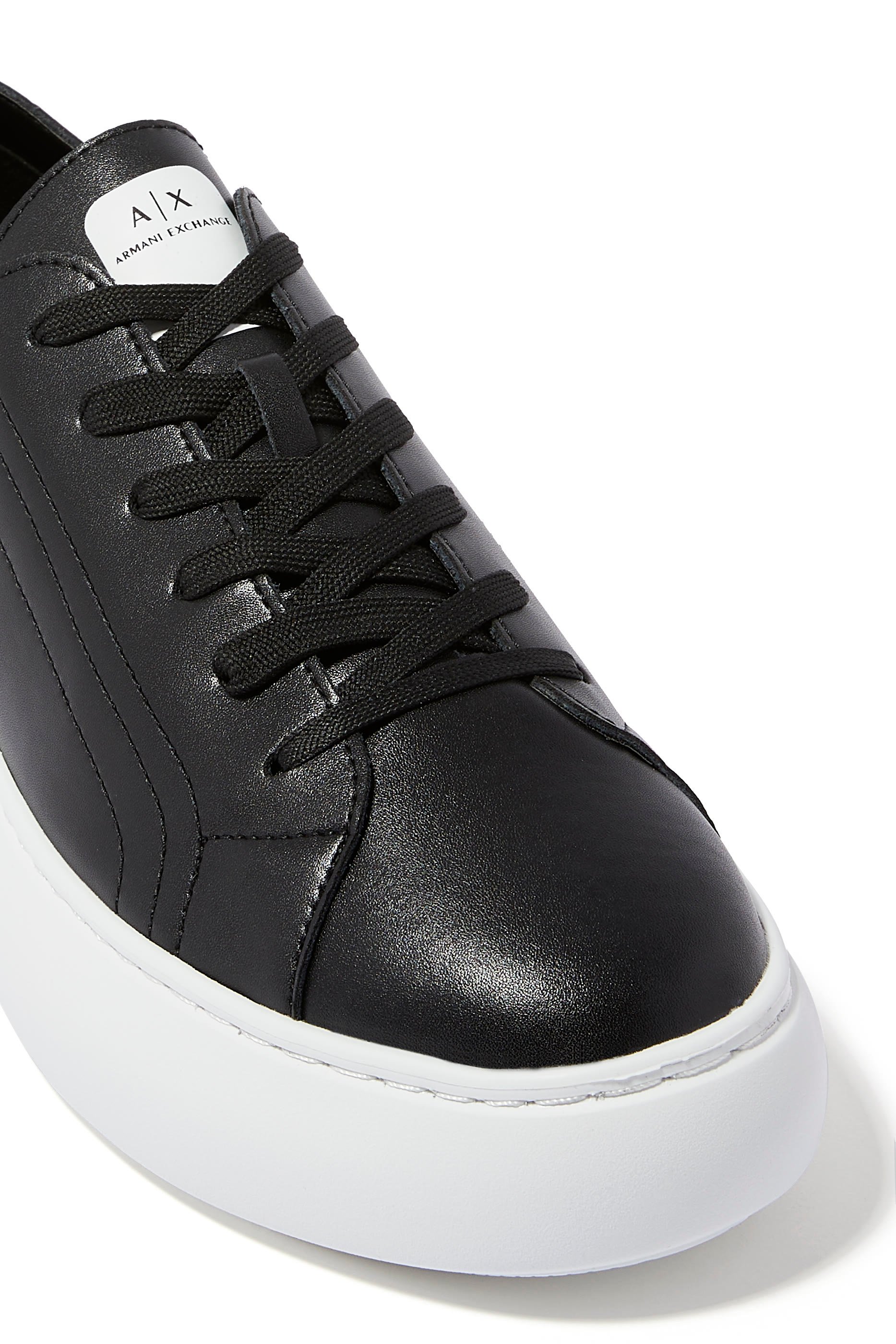 سنيكرز بنعل سميك