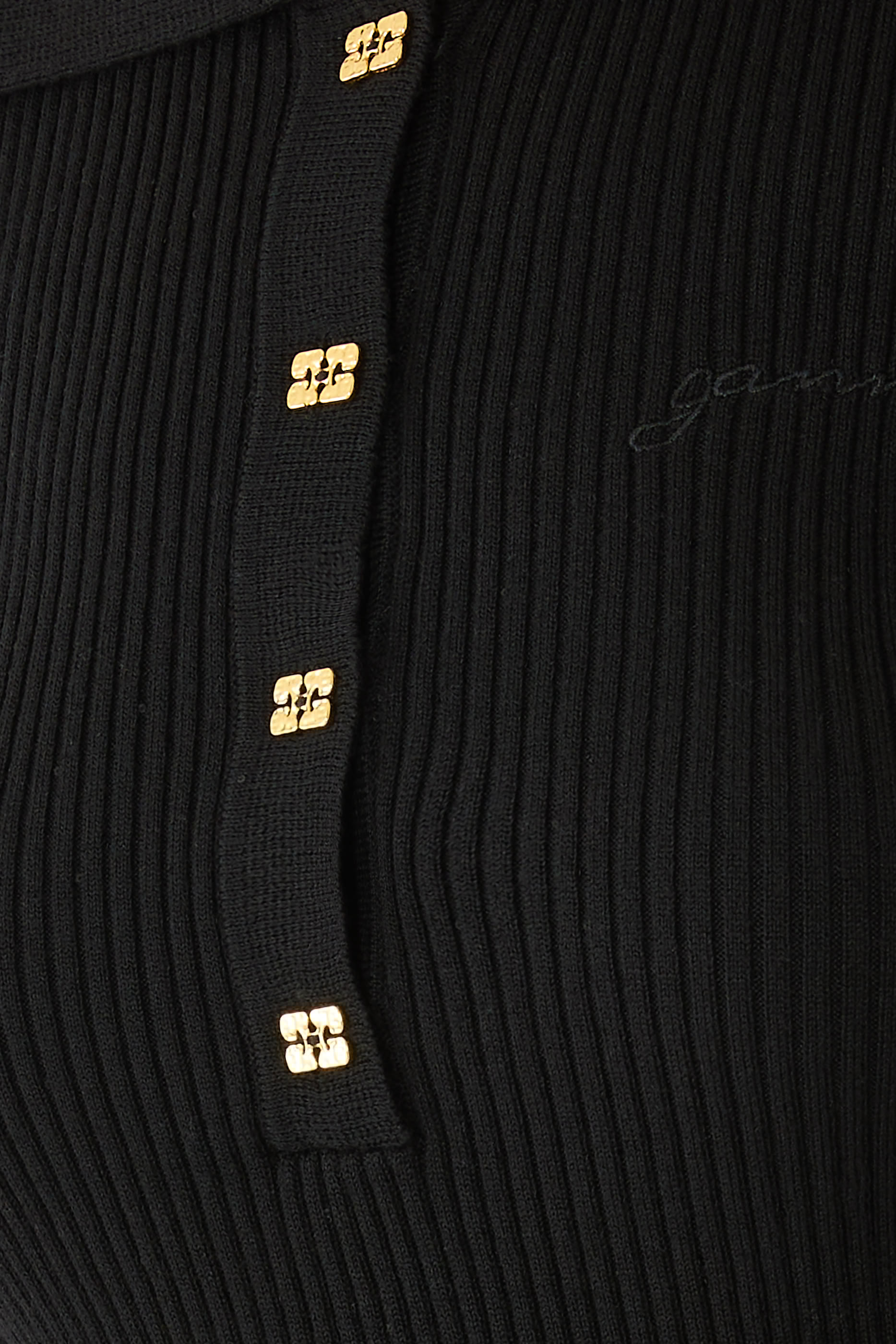 قميص بولو منسوج ومزين بترتر رفيع