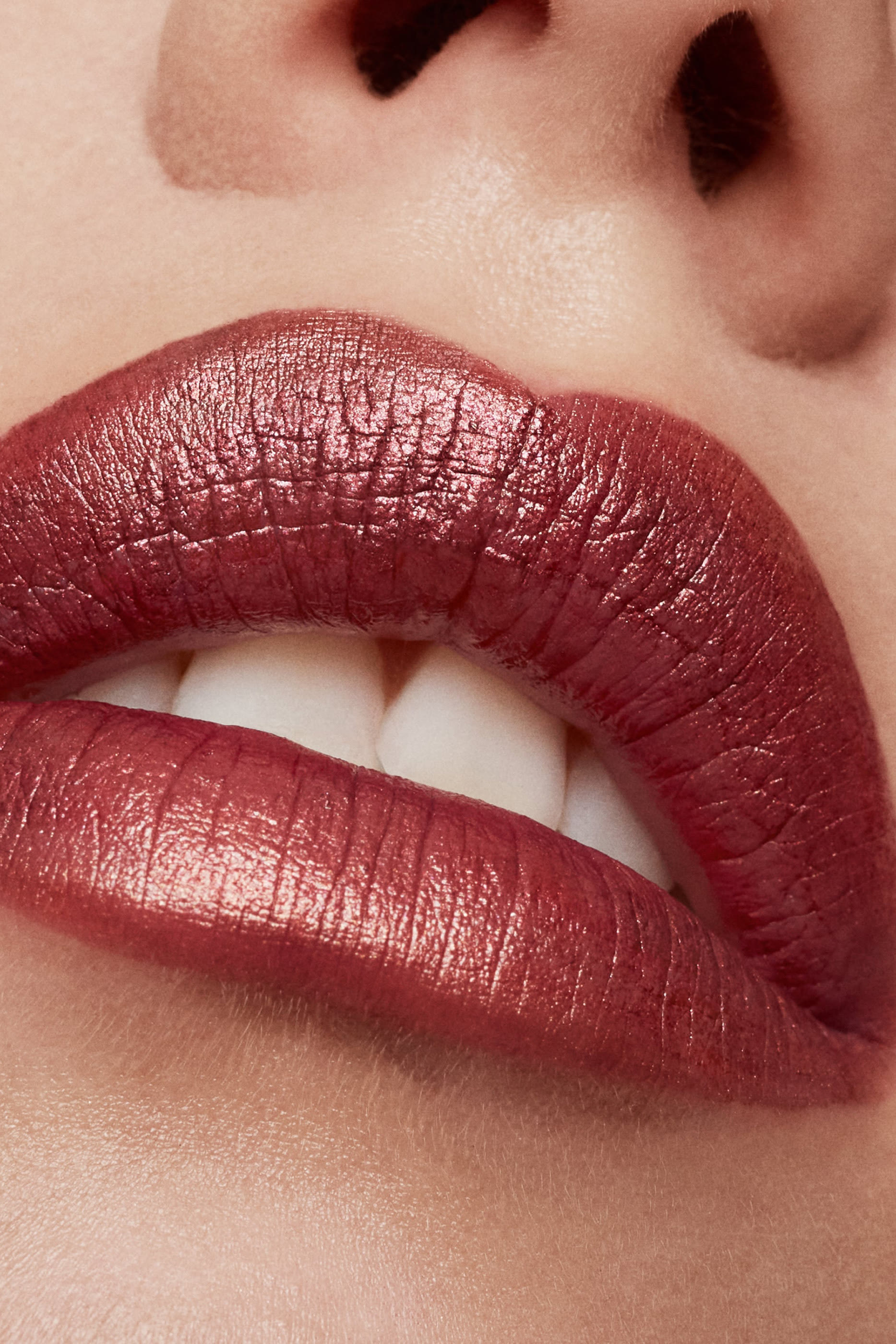 أحمر شفاه لامع