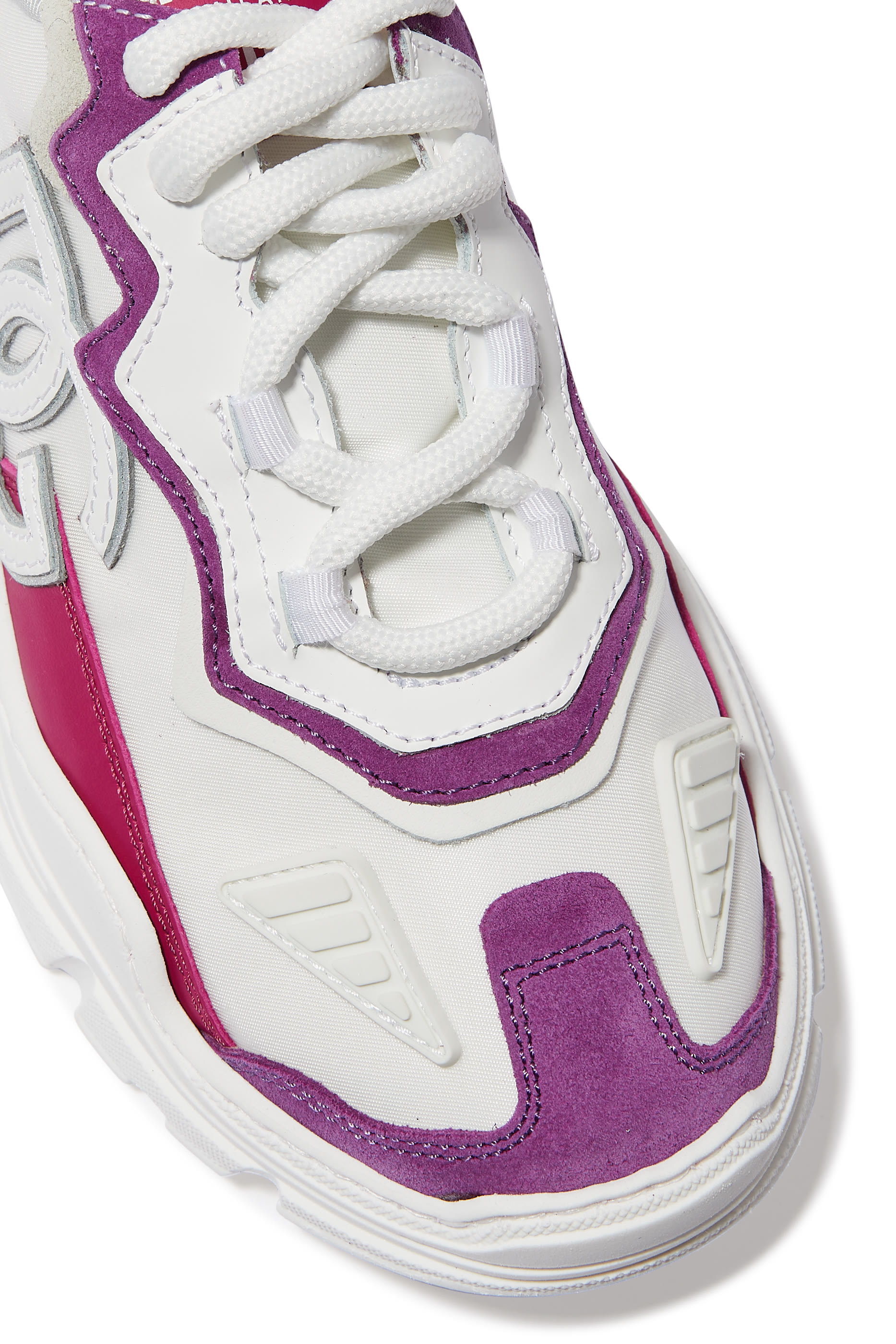 سنيكرز للأطفال بشعار الماركة