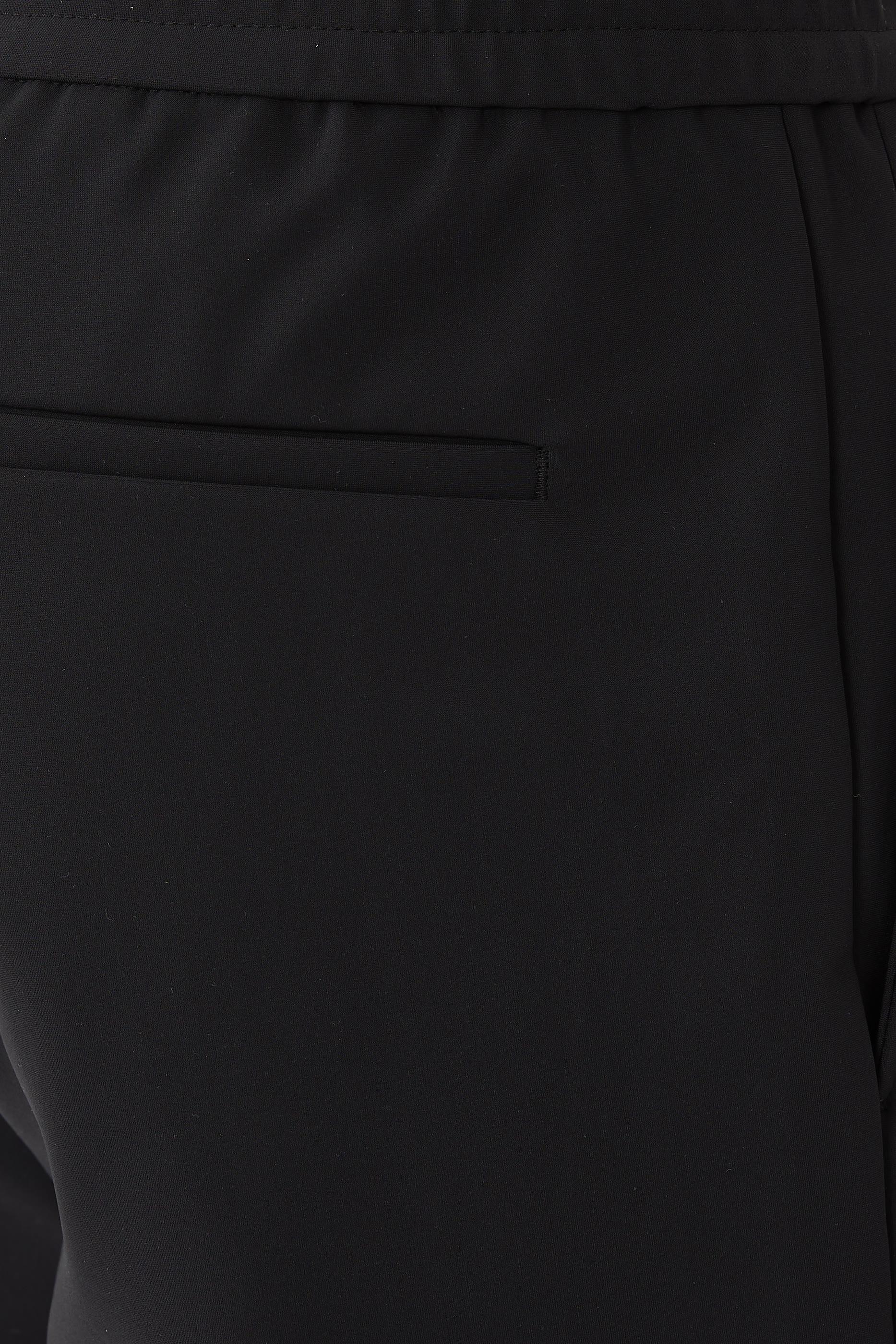 شورت كيرتس بقصة مناسبة للجسم