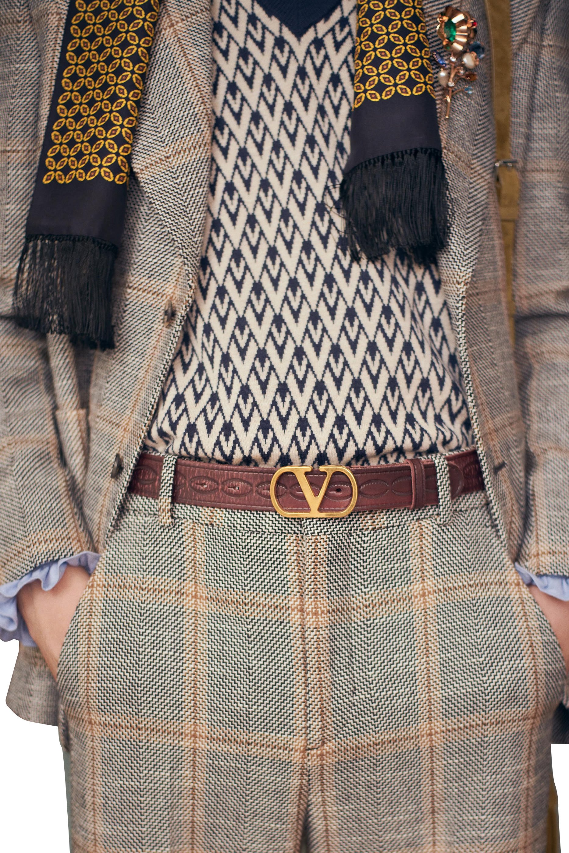 حزام بشعار الماركة جلد عجل