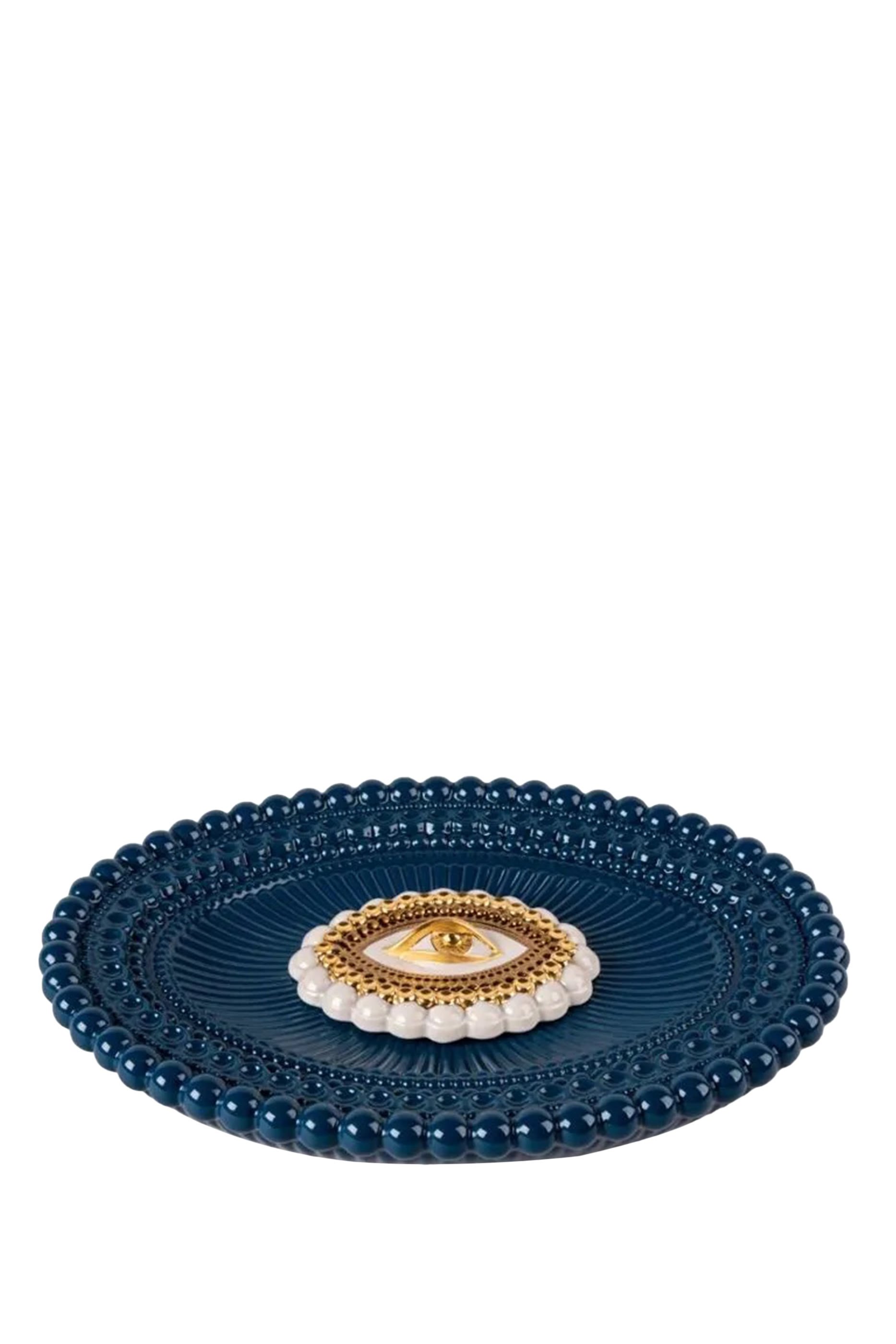 صينية لافرز آيز