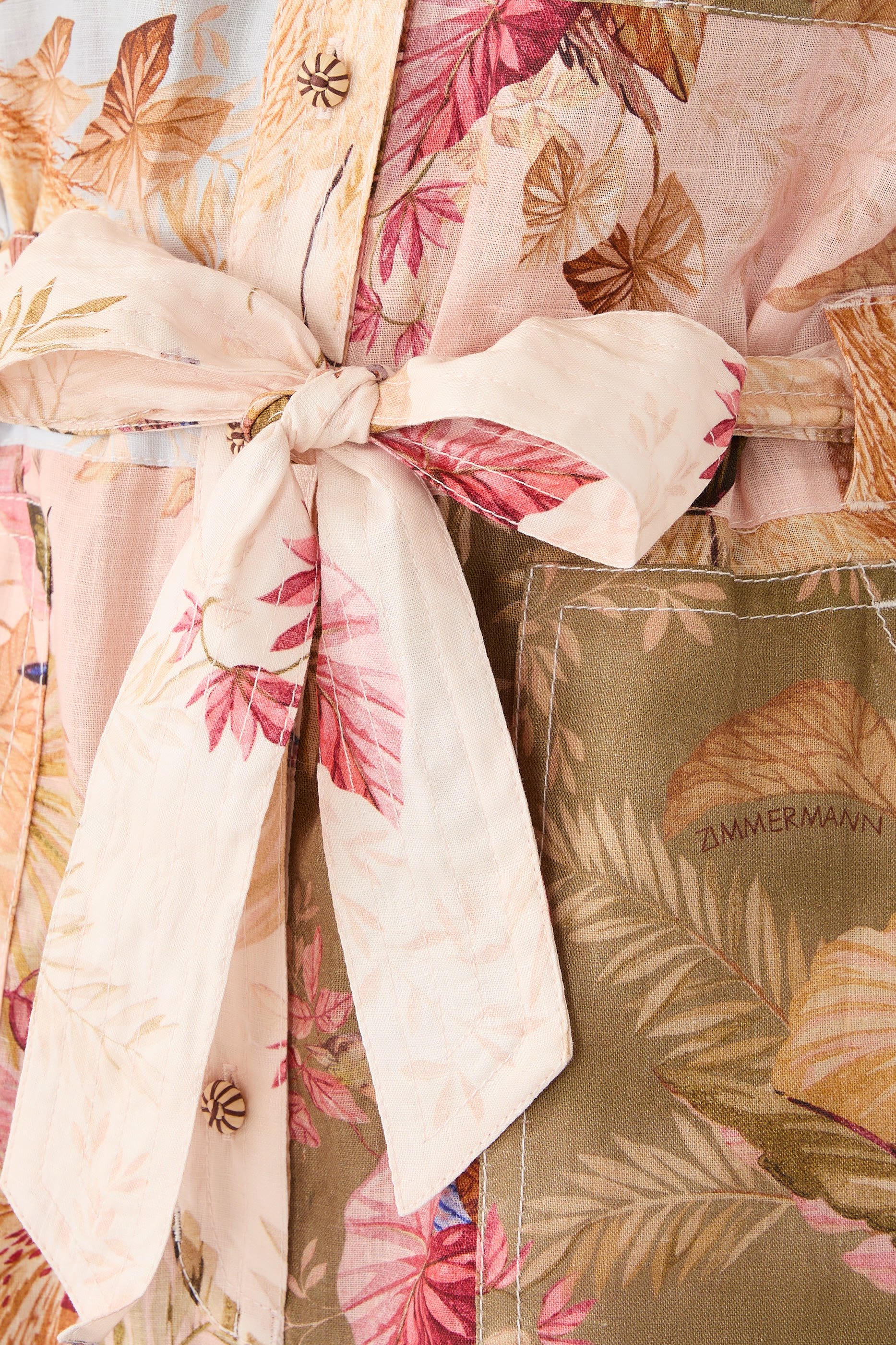 بلاي سوت أسينشن بأساور