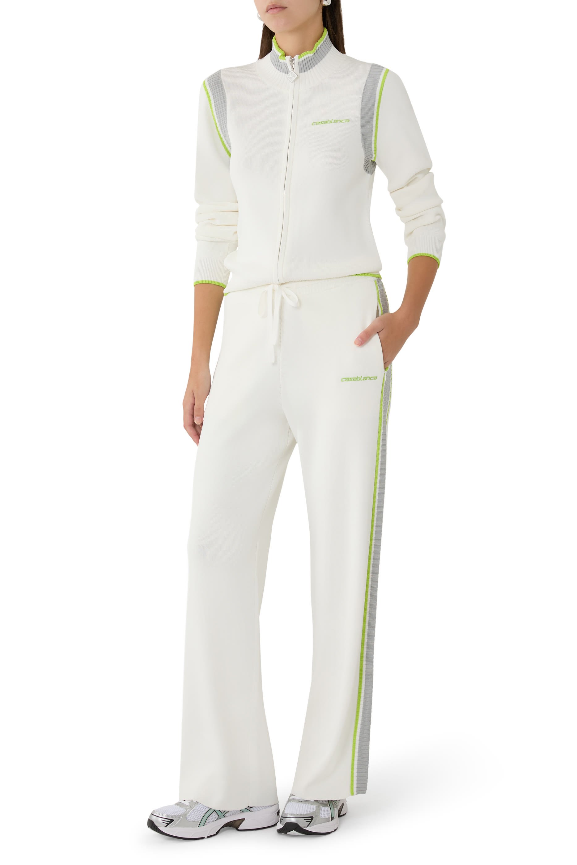 بنطال تنس بشعار الماركة