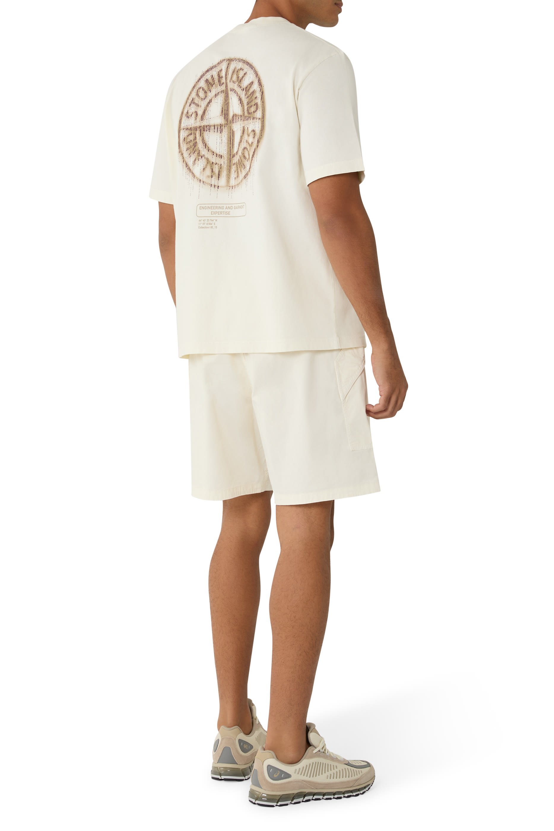 تيشيرت بنقشة شعار الماركة