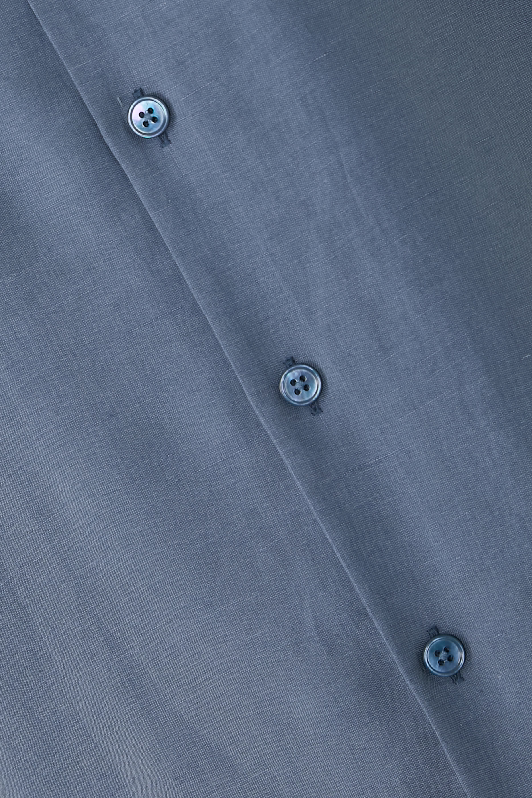 قميص رياضي بأكمام قصيرة