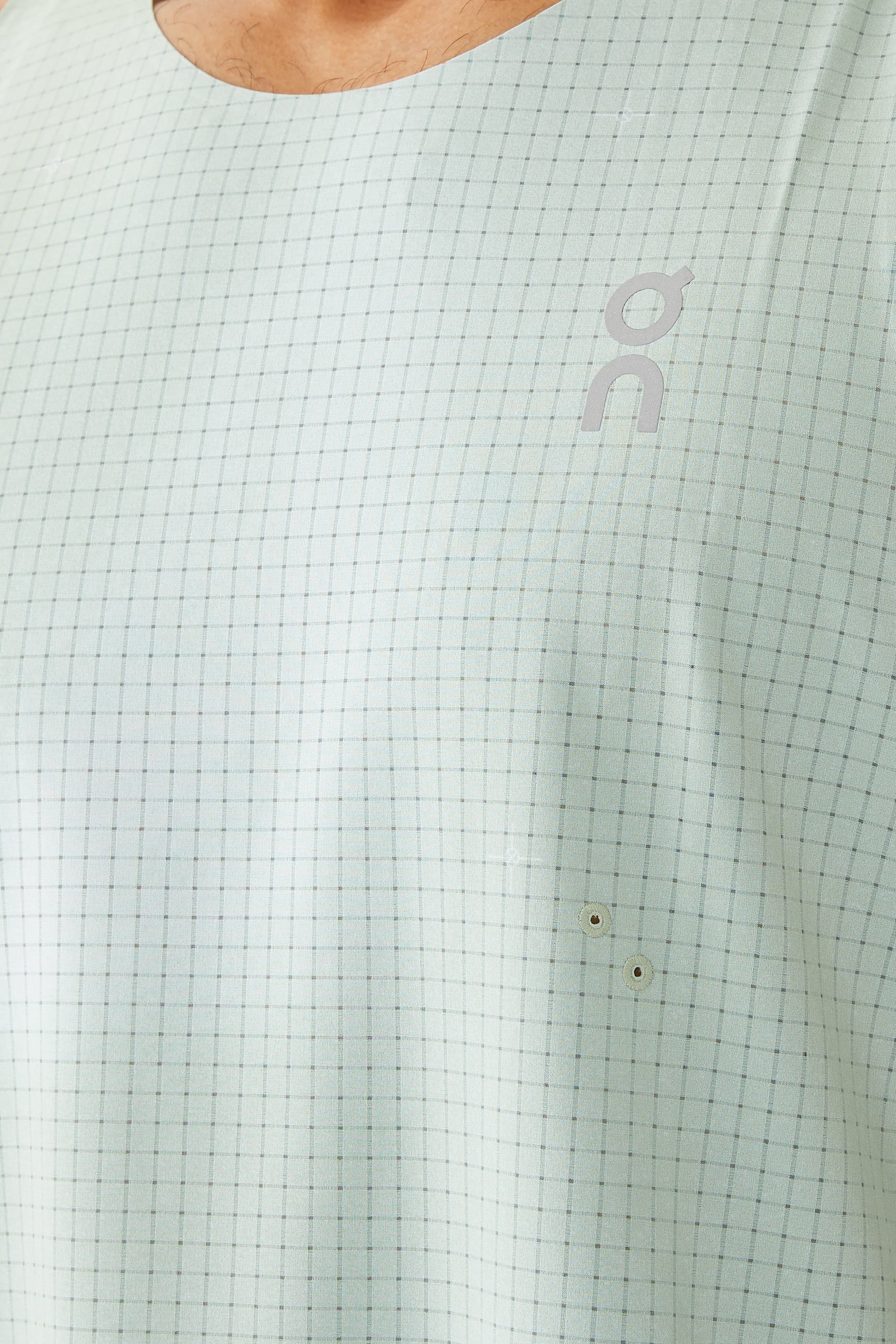 بلوزة بايس بلا أكمام