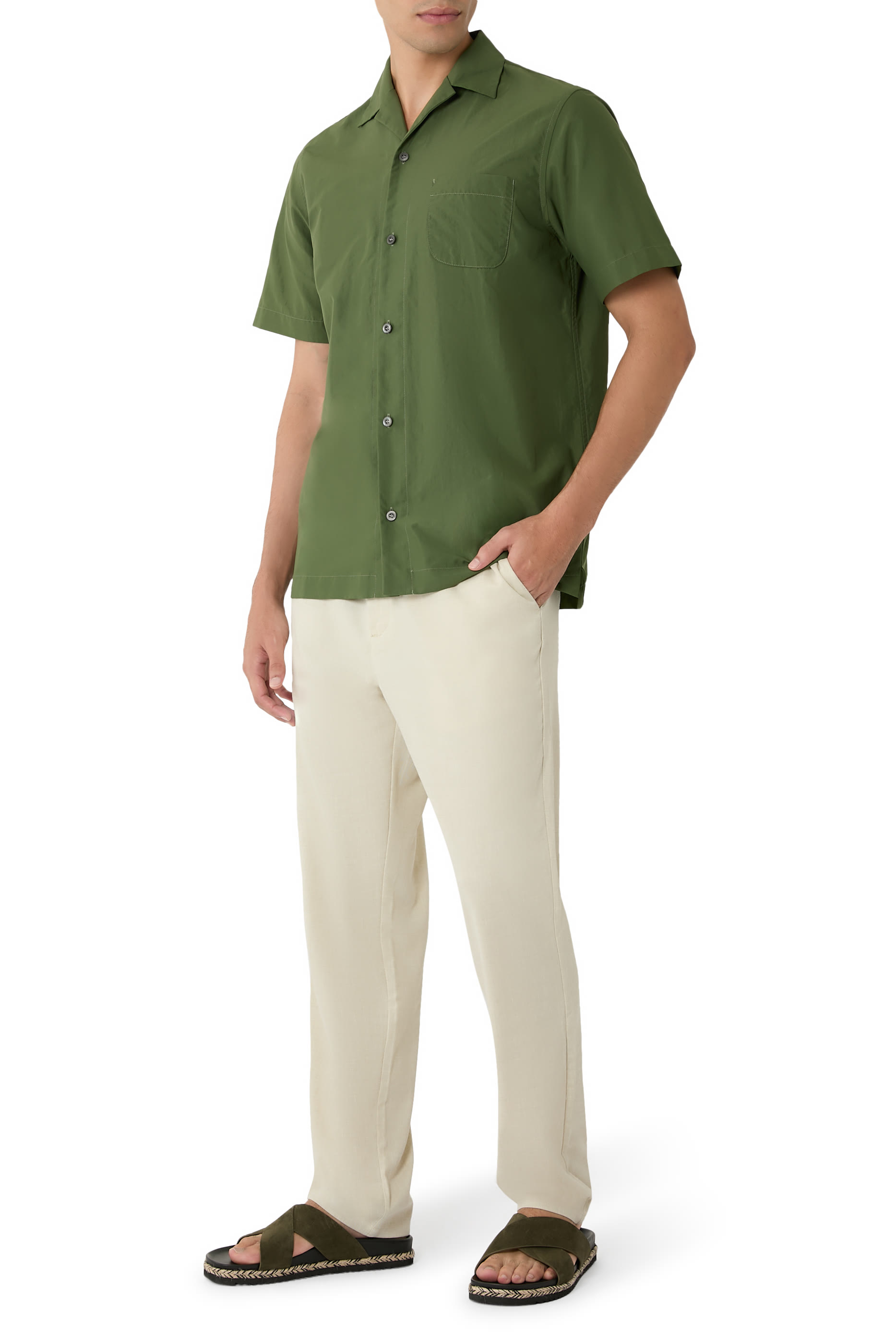 قميص بأكمام قصيرة