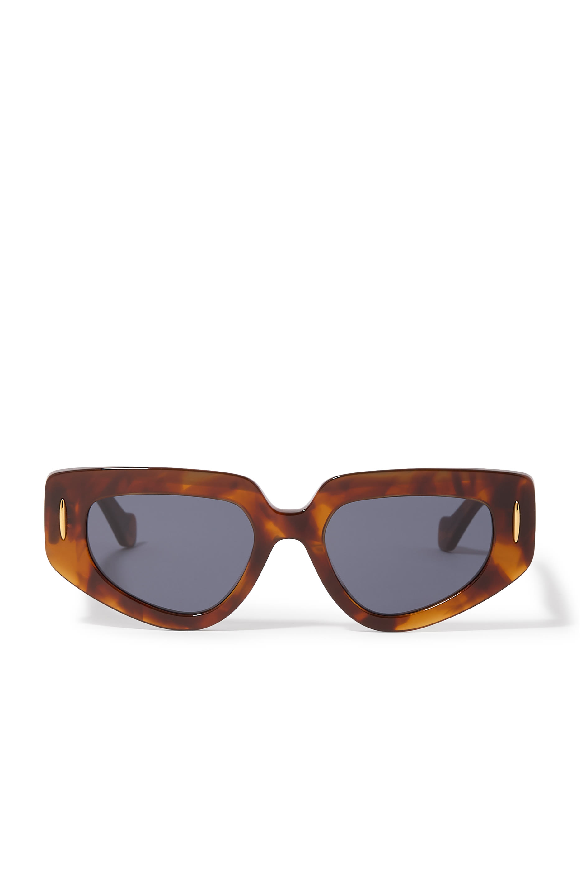 نظارة شمسية بتصميم عين القطة