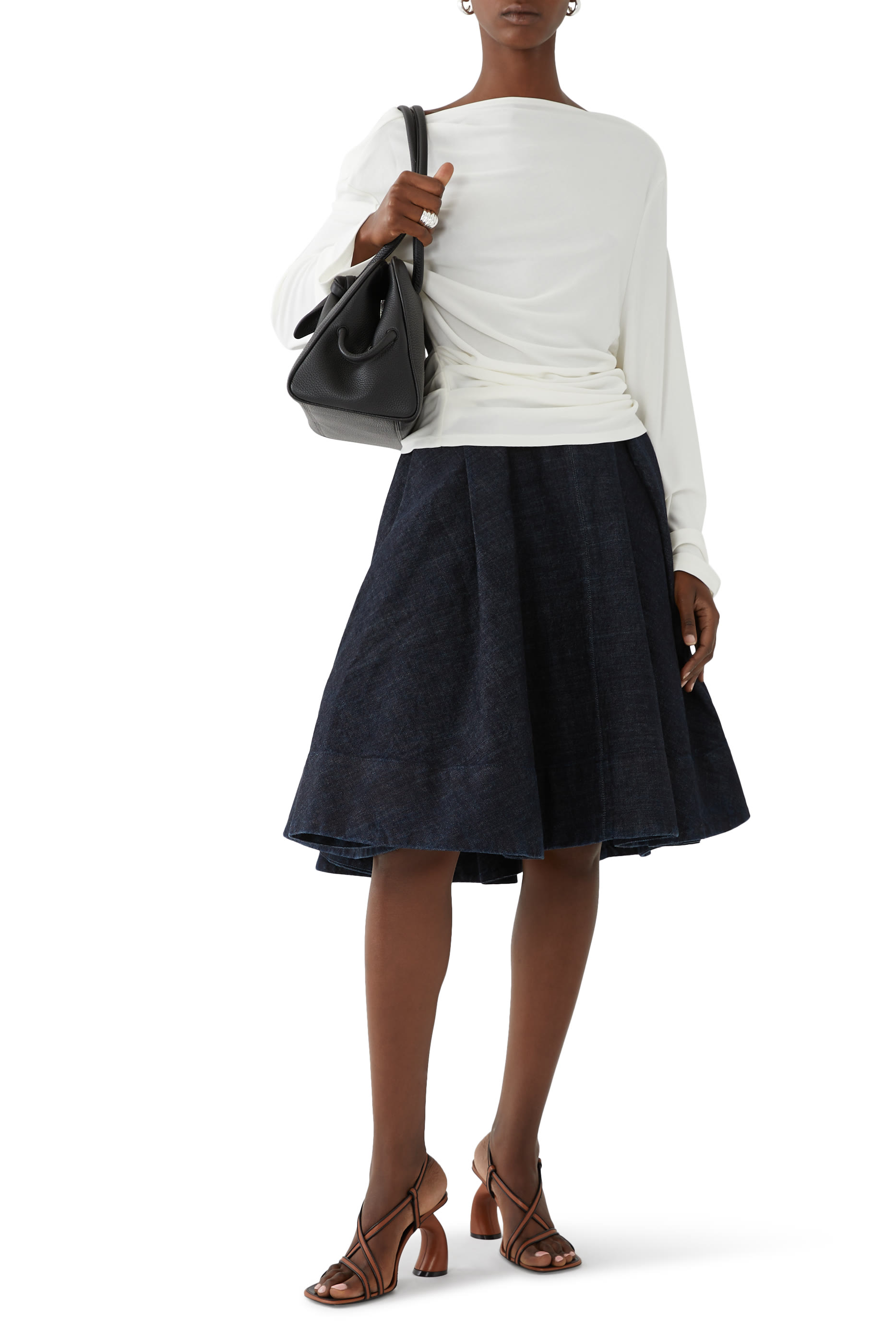 صندل بمقدم مفتوحة 95 ونعل عريض جلد