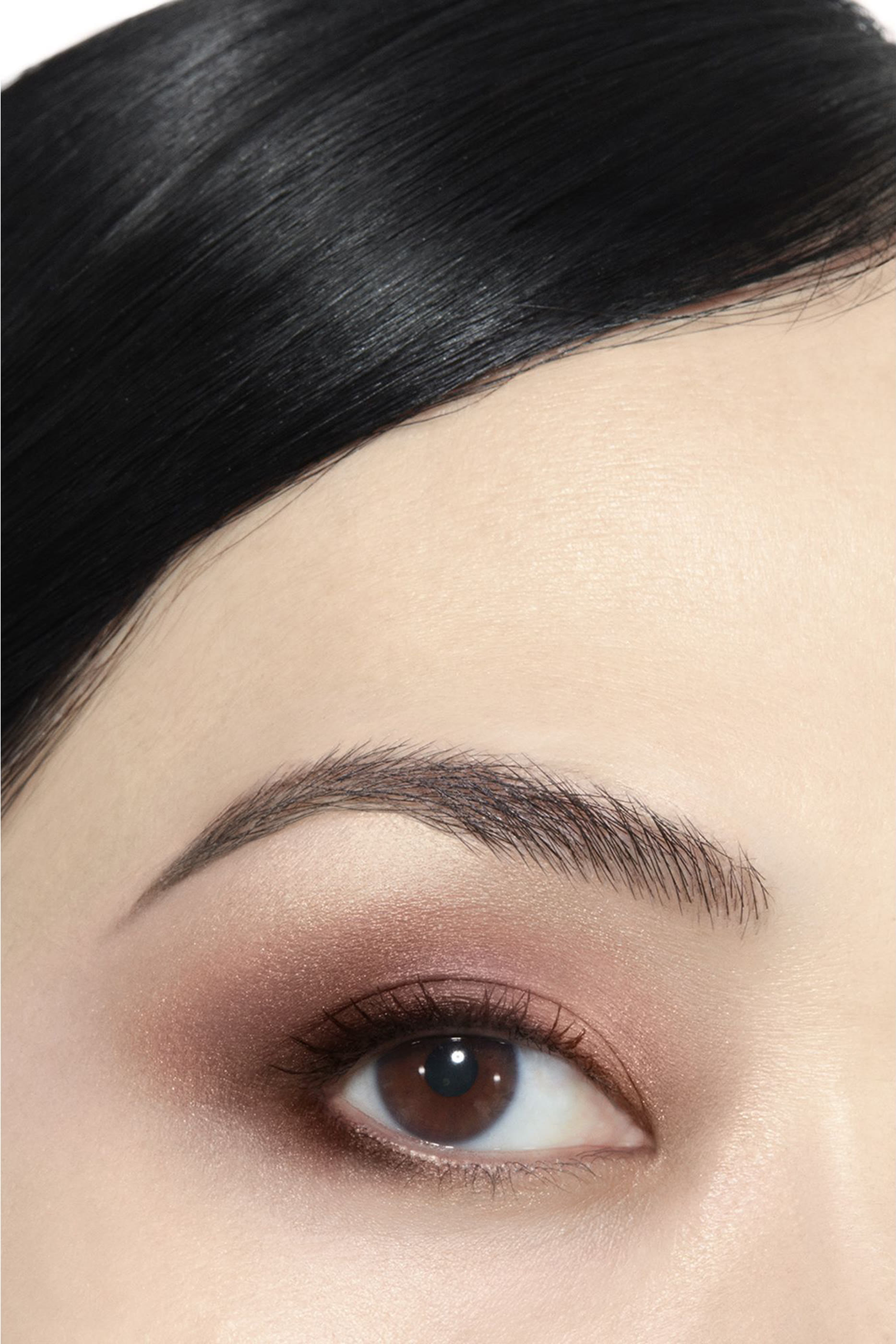 لوحة ظلال عيون Les 4 Ombres Boutons بأربعة ألوان بلمسات نهائية متنوعة