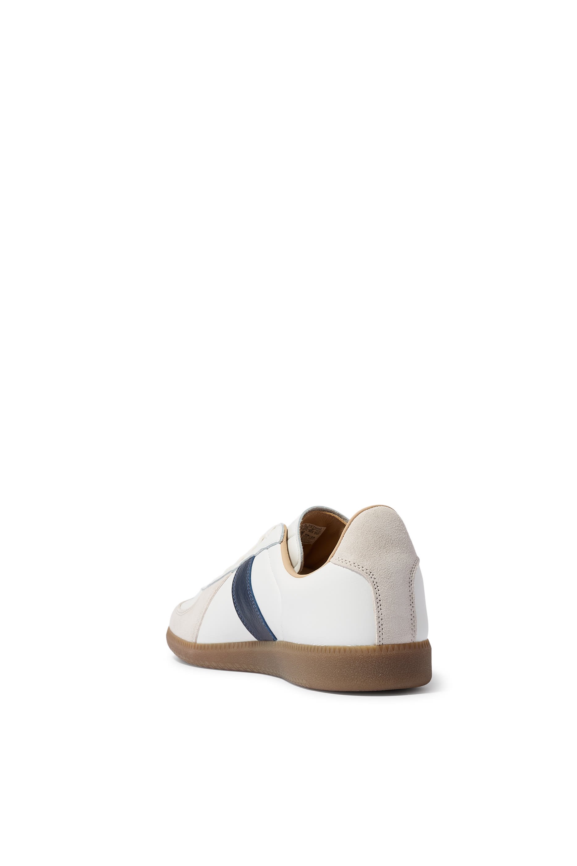 سنيكرز بي دبليو ارمي