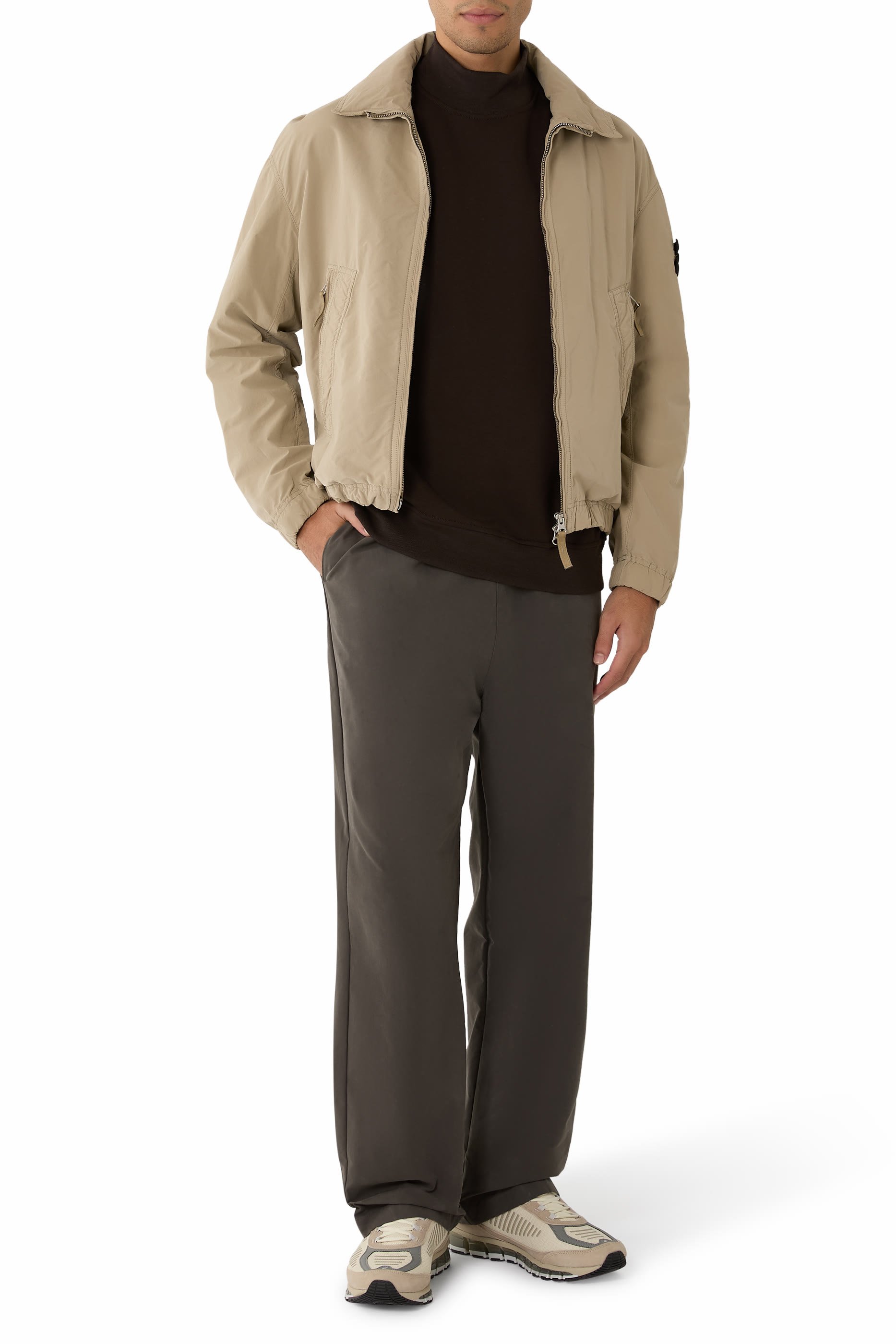 سويت شيرت بياقة ضيقة