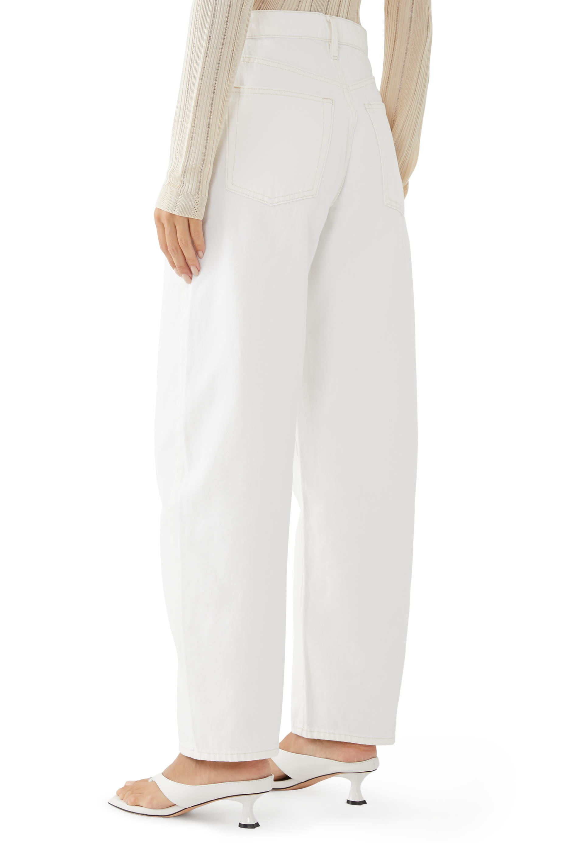 بنطال جينز بخصر منخفض وقصة واسعة