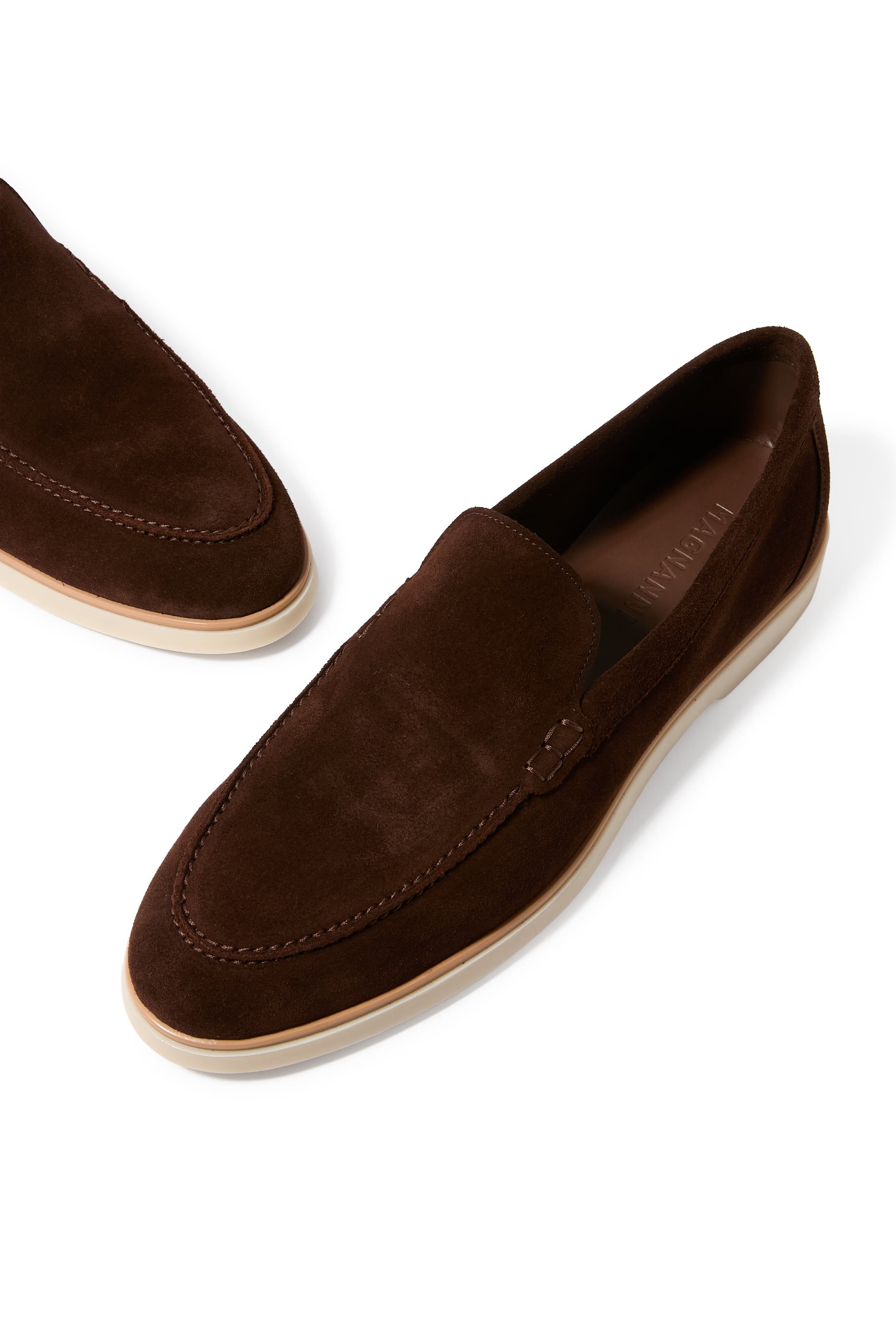 حذاء سهل الارتداء كالبي