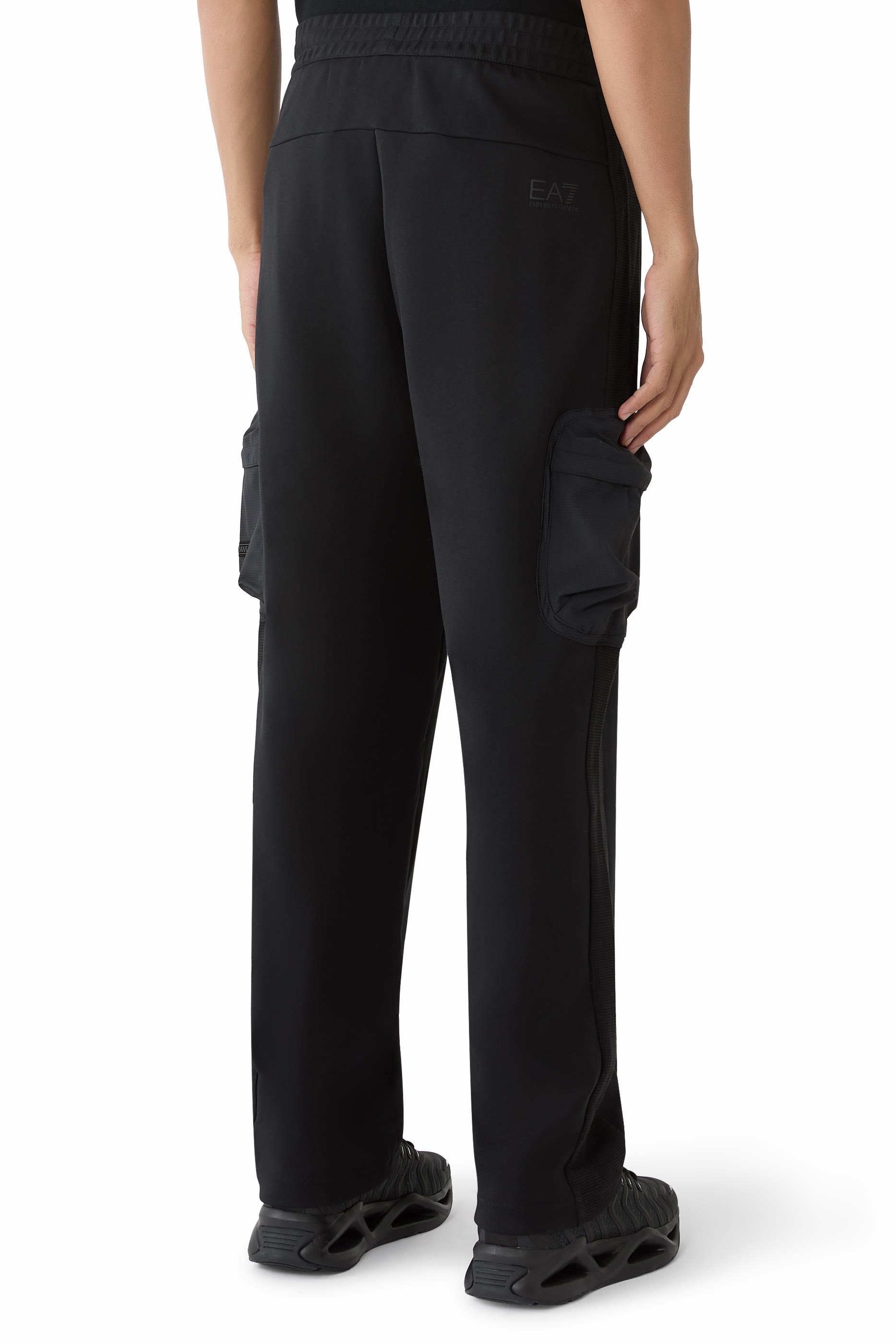 بنطال رياضي كارغو بشعار الماركة