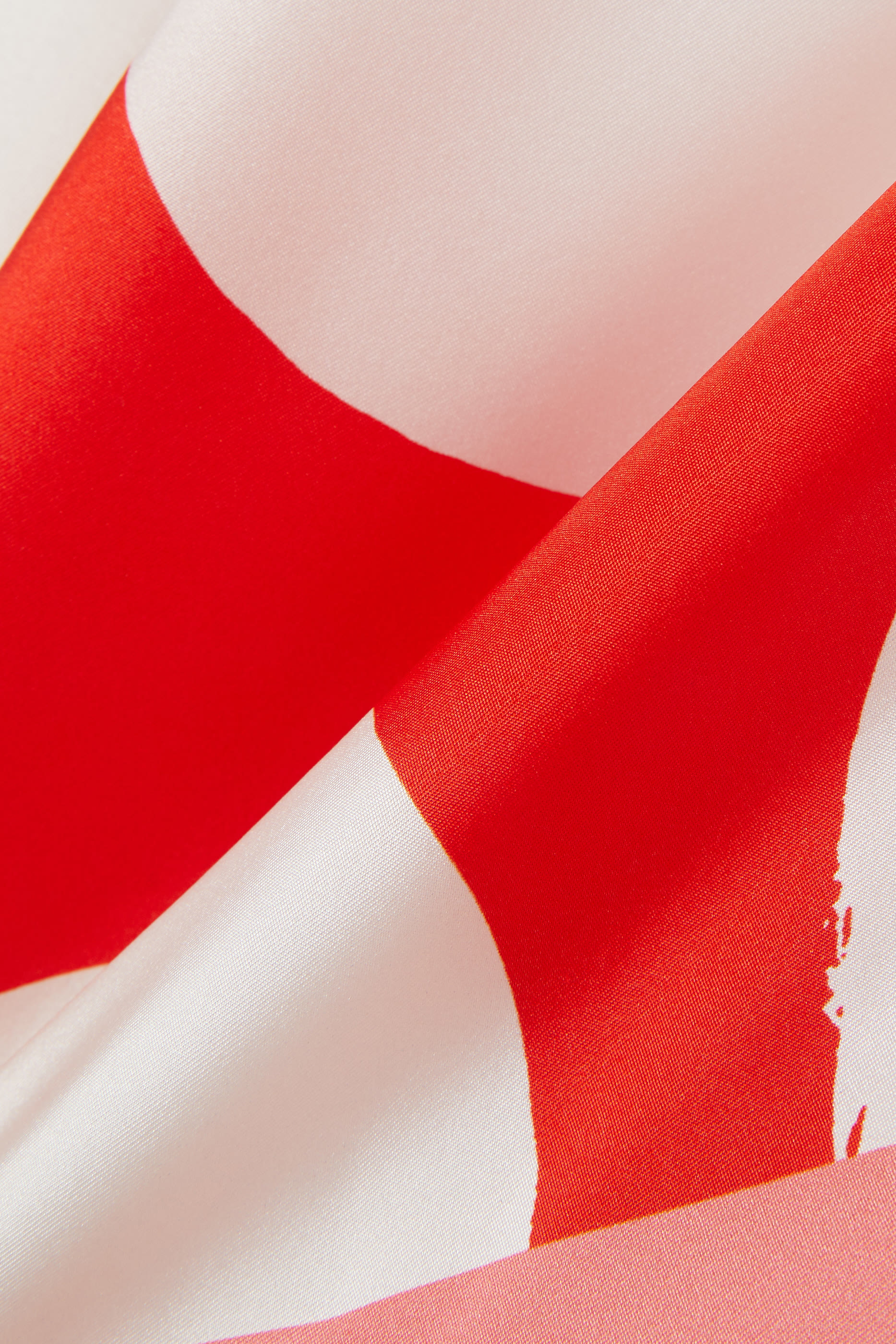 وشاح بنقشات حرير