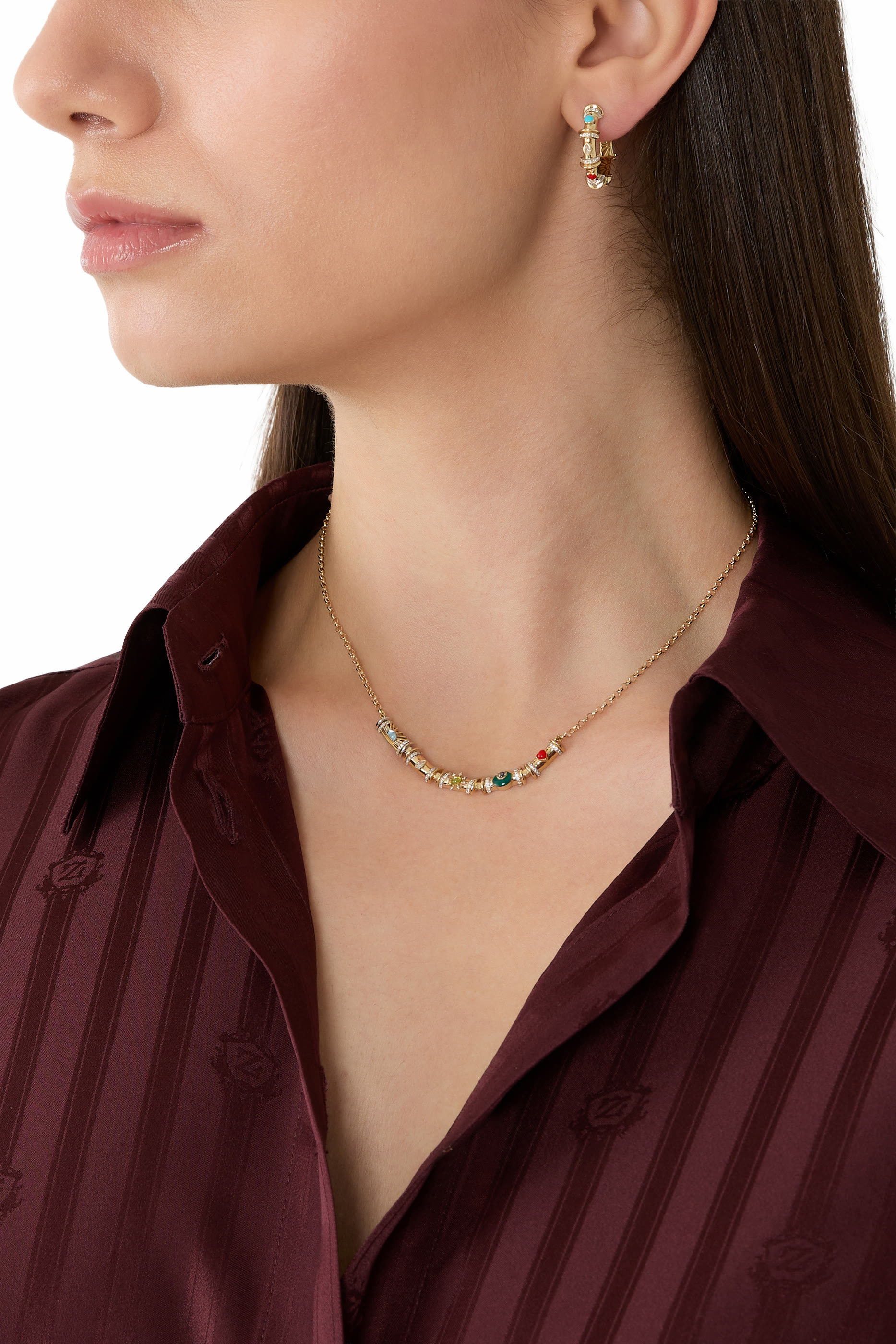 أقراط ميلكي دائرية بأحجار متنوعة، ذهب أصفر عيار 18 والماس والمرجان الأحمر والفيروز