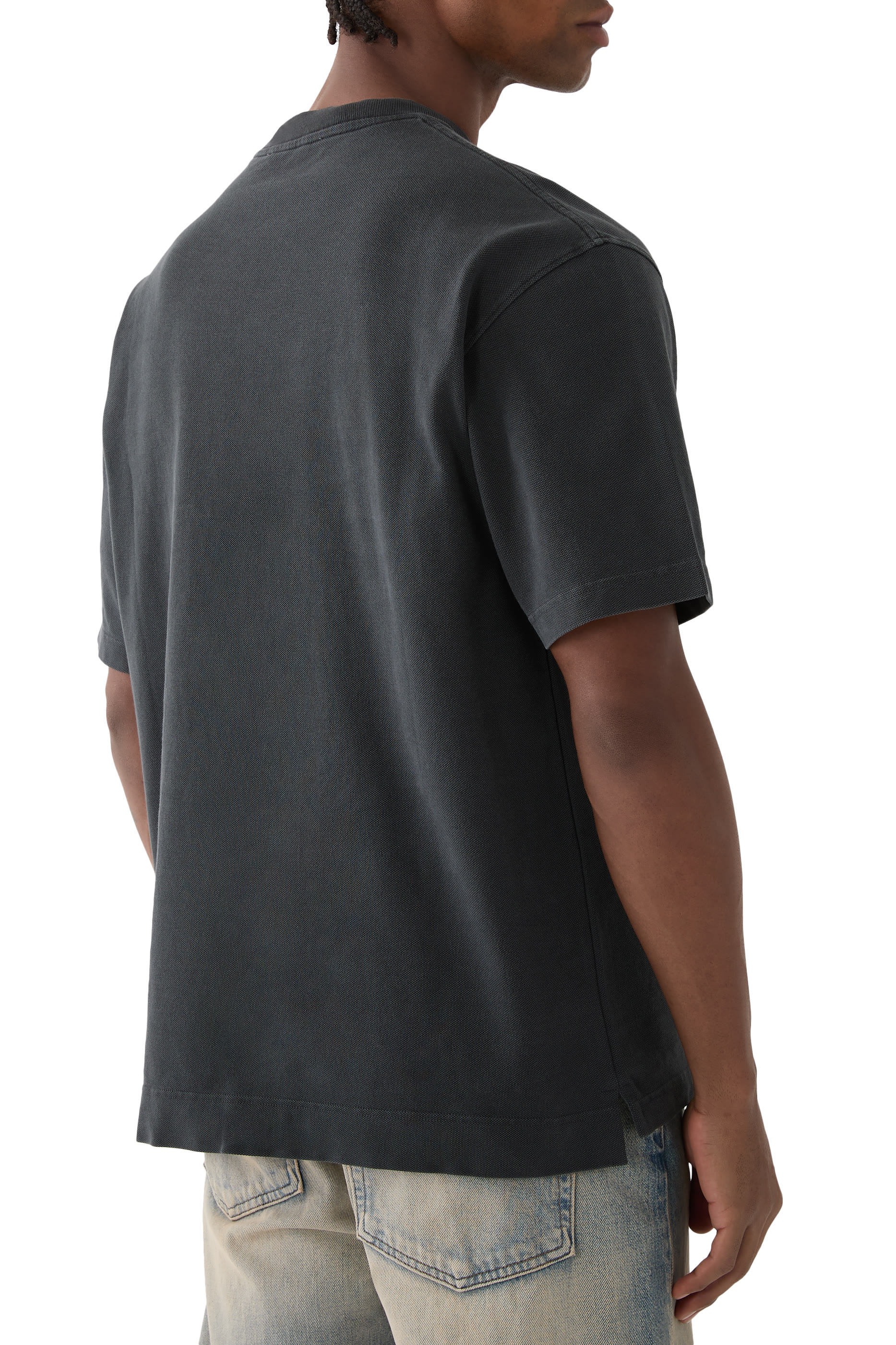 تيشيرت بشعار الماركة