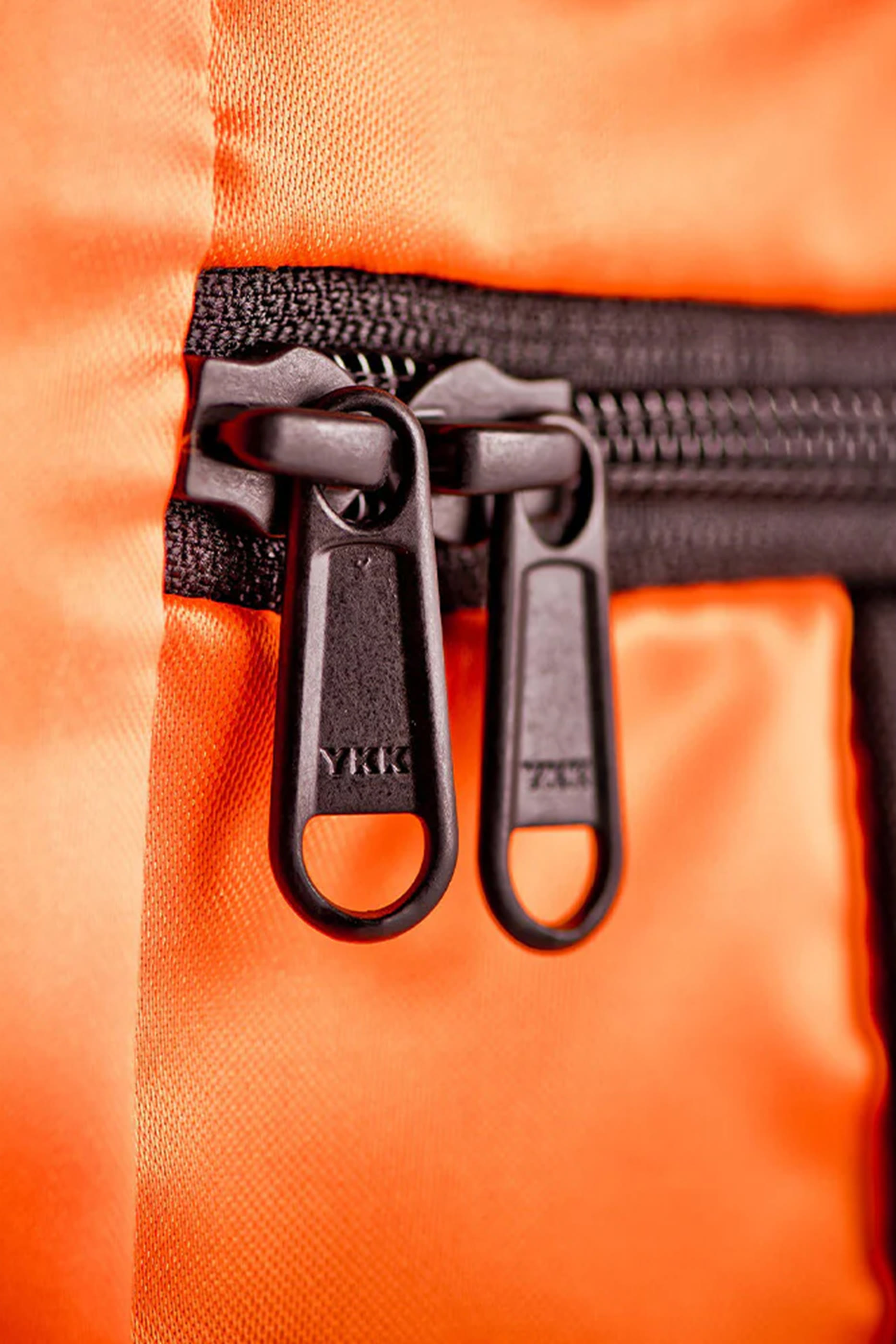 حقيبة سفر ترانك